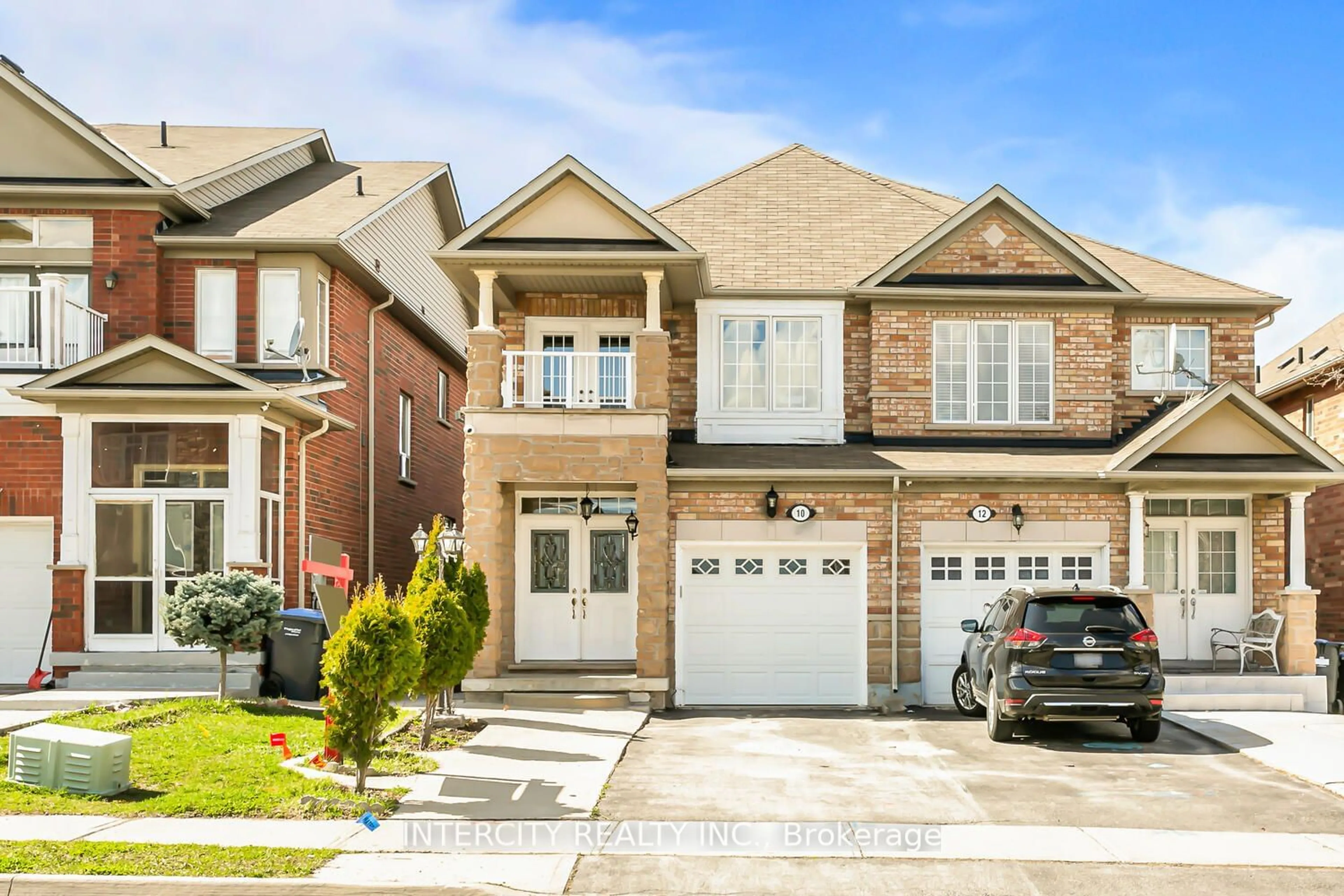 Home with brick exterior material for 10 Pennyroyal Cres, Brampton Ontario L6S 6J8