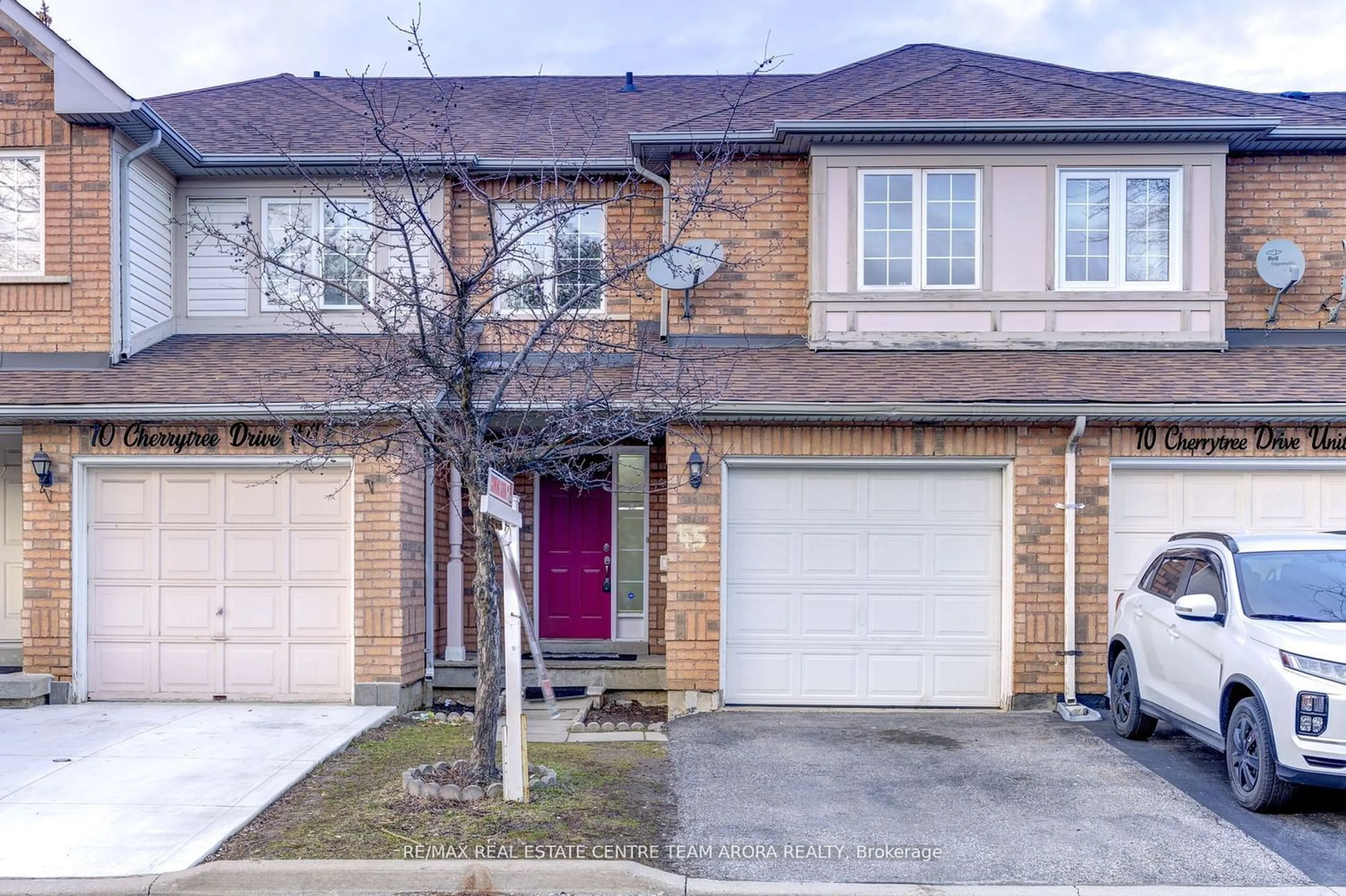 A pic from exterior of the house or condo for 10 Cherrytree Dr #45, Brampton Ontario L6Y 5E9