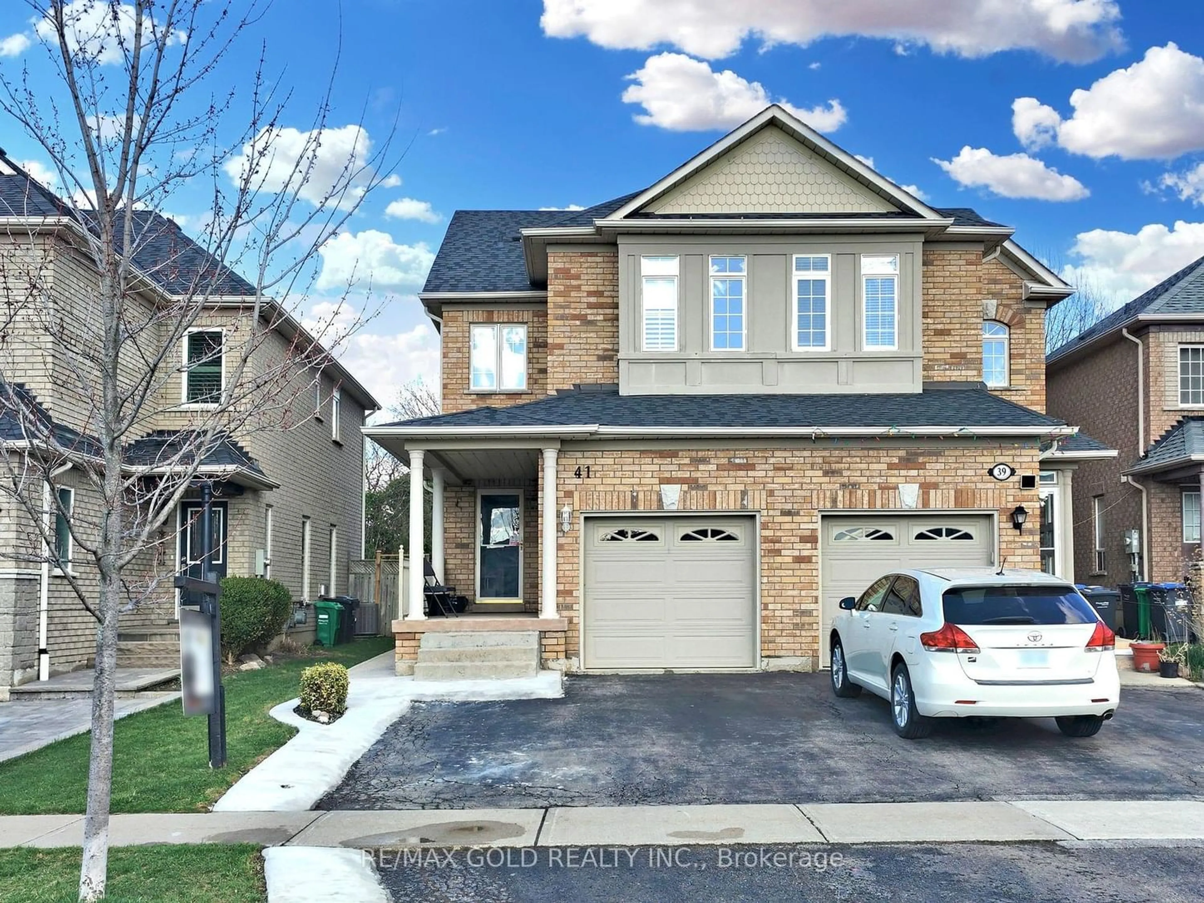 Home with brick exterior material for 41 Brookstone Crt, Caledon Ontario L7C 1C8