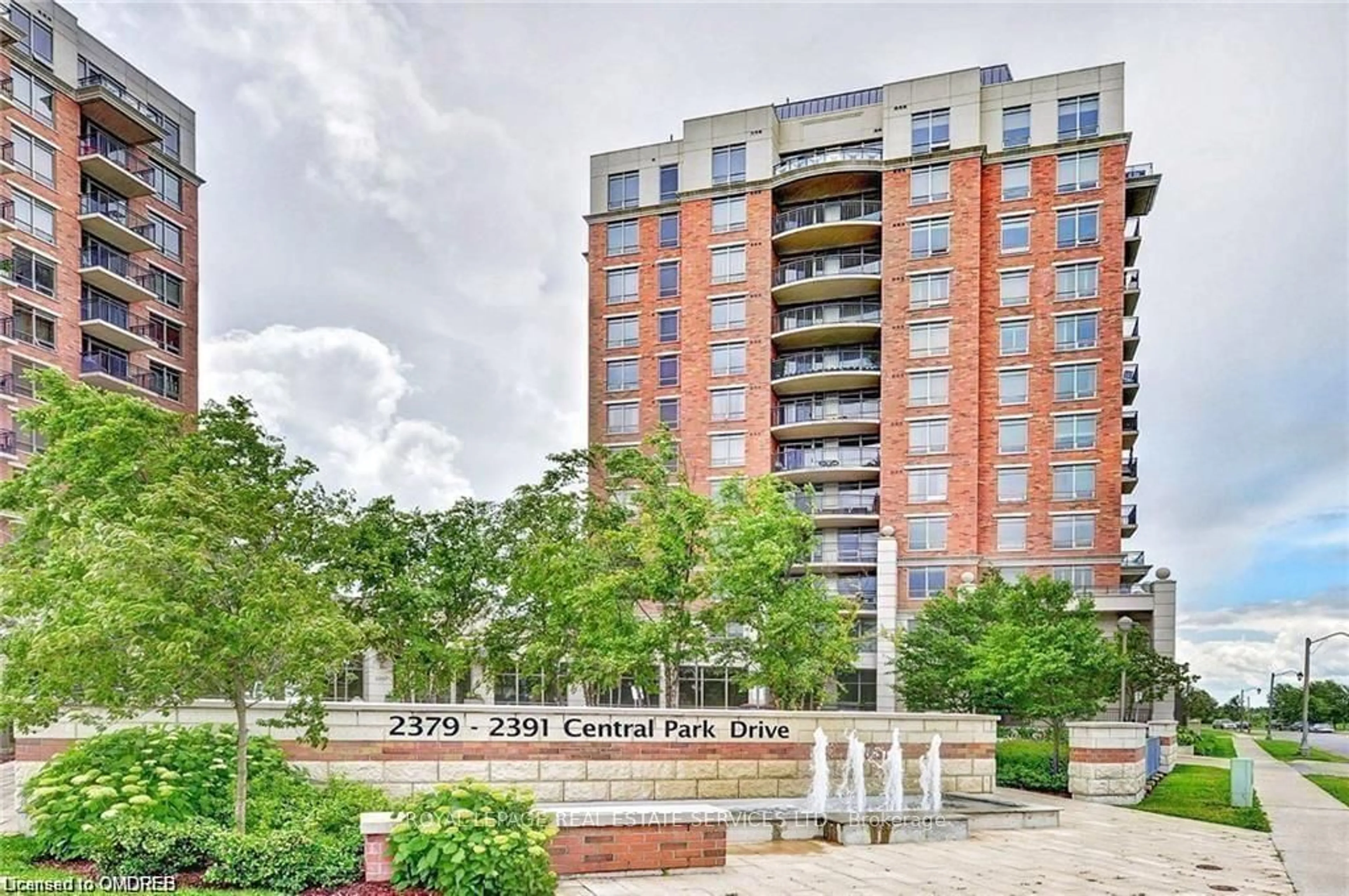 A pic from exterior of the house or condo for 2379 Central Park Dr #1104, Oakville Ontario L6H 0E3
