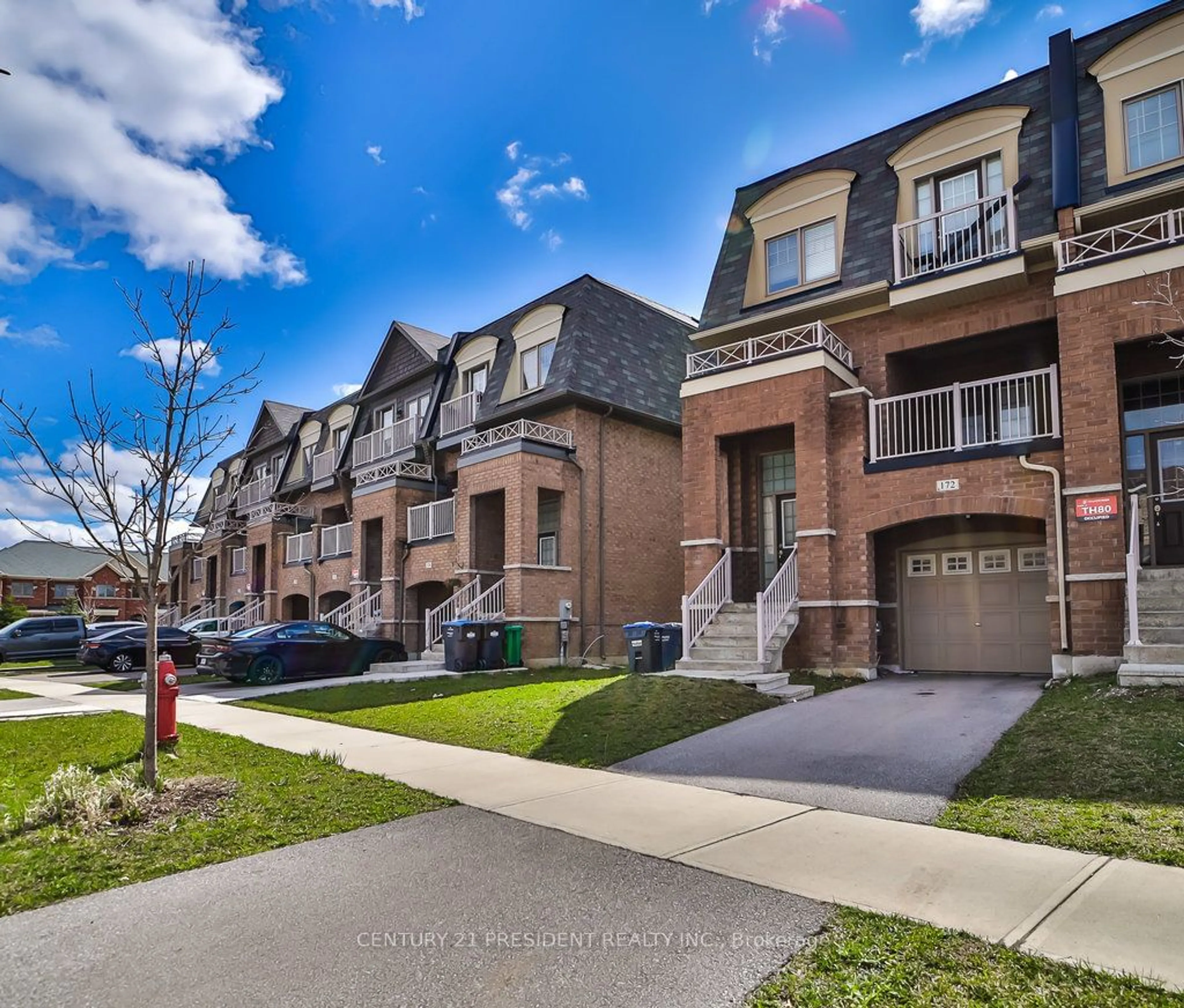 A pic from exterior of the house or condo for 172 Davenfield Circ, Brampton Ontario L6P 4M1