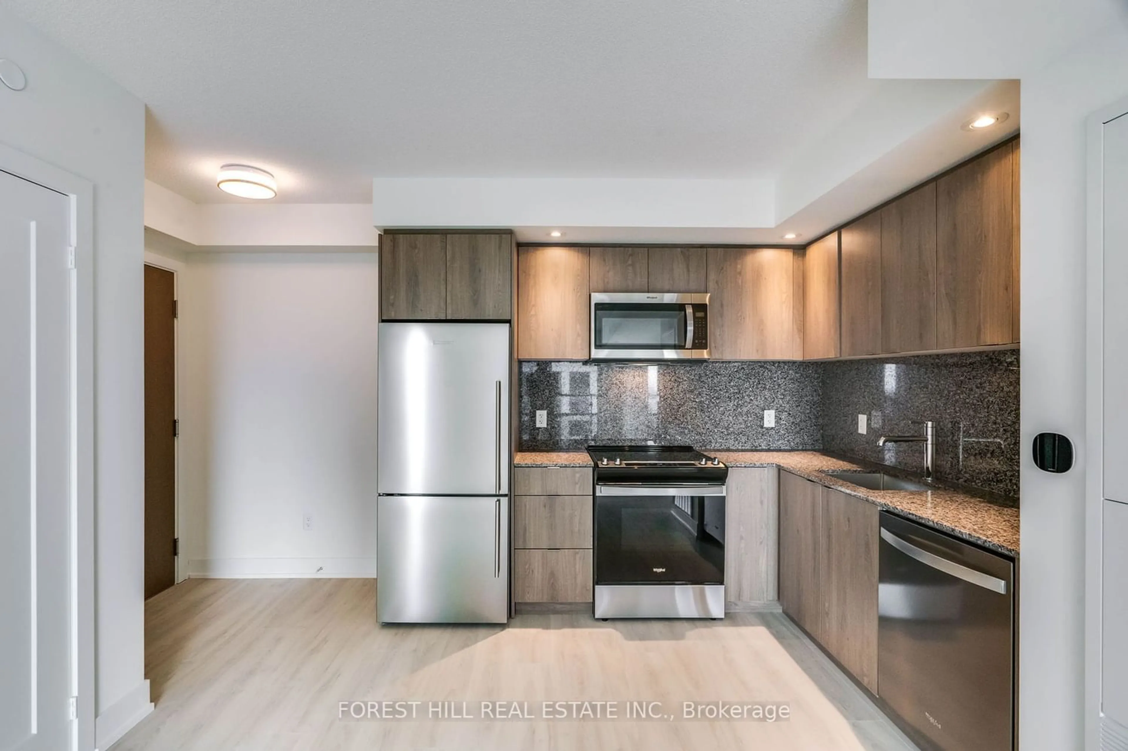 Standard kitchen for 10 Eva Rd #403, Toronto Ontario M9C 0B3