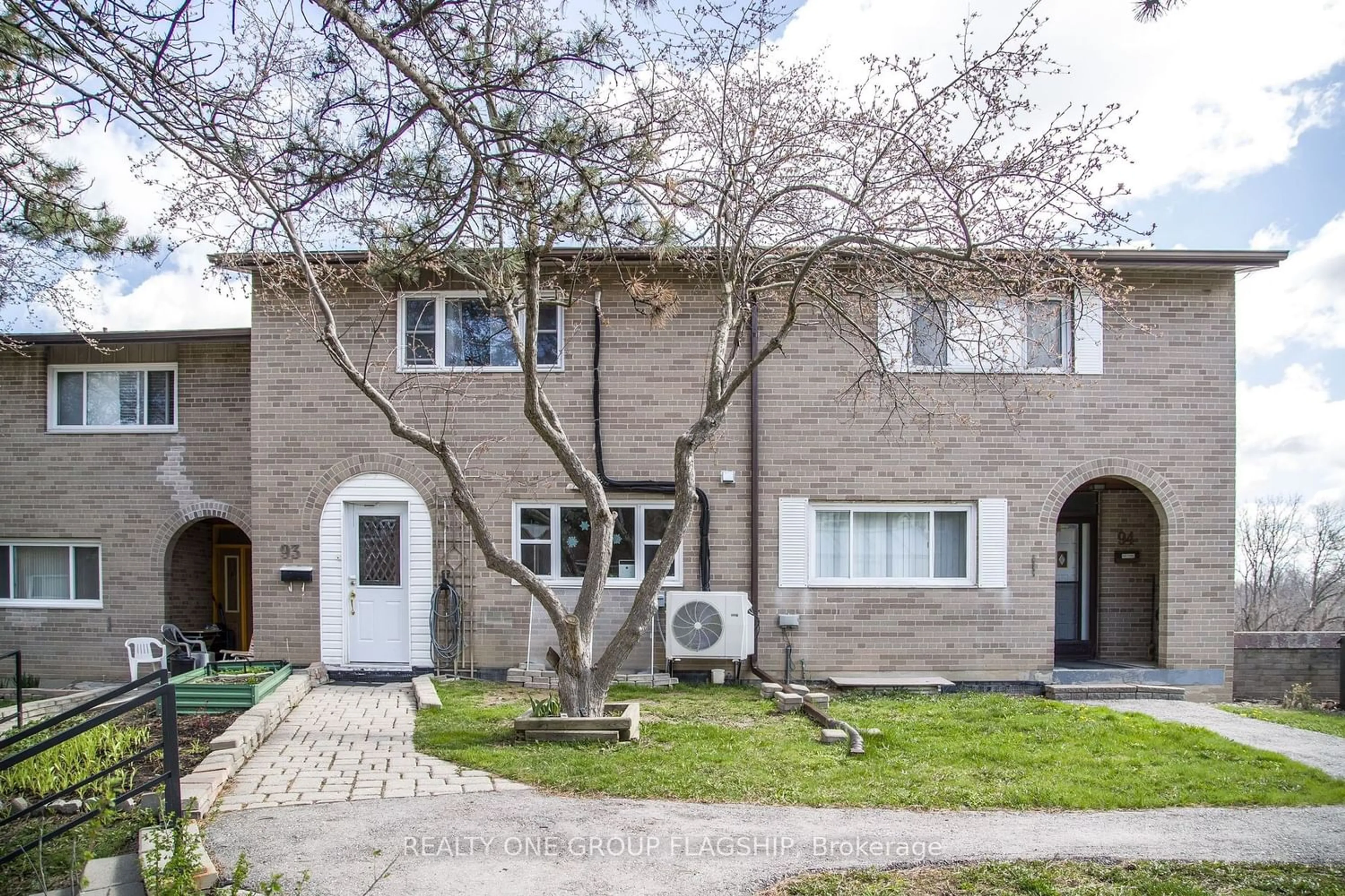 A pic from exterior of the house or condo for 14 London Green Crt #93, Toronto Ontario M3N 1K2