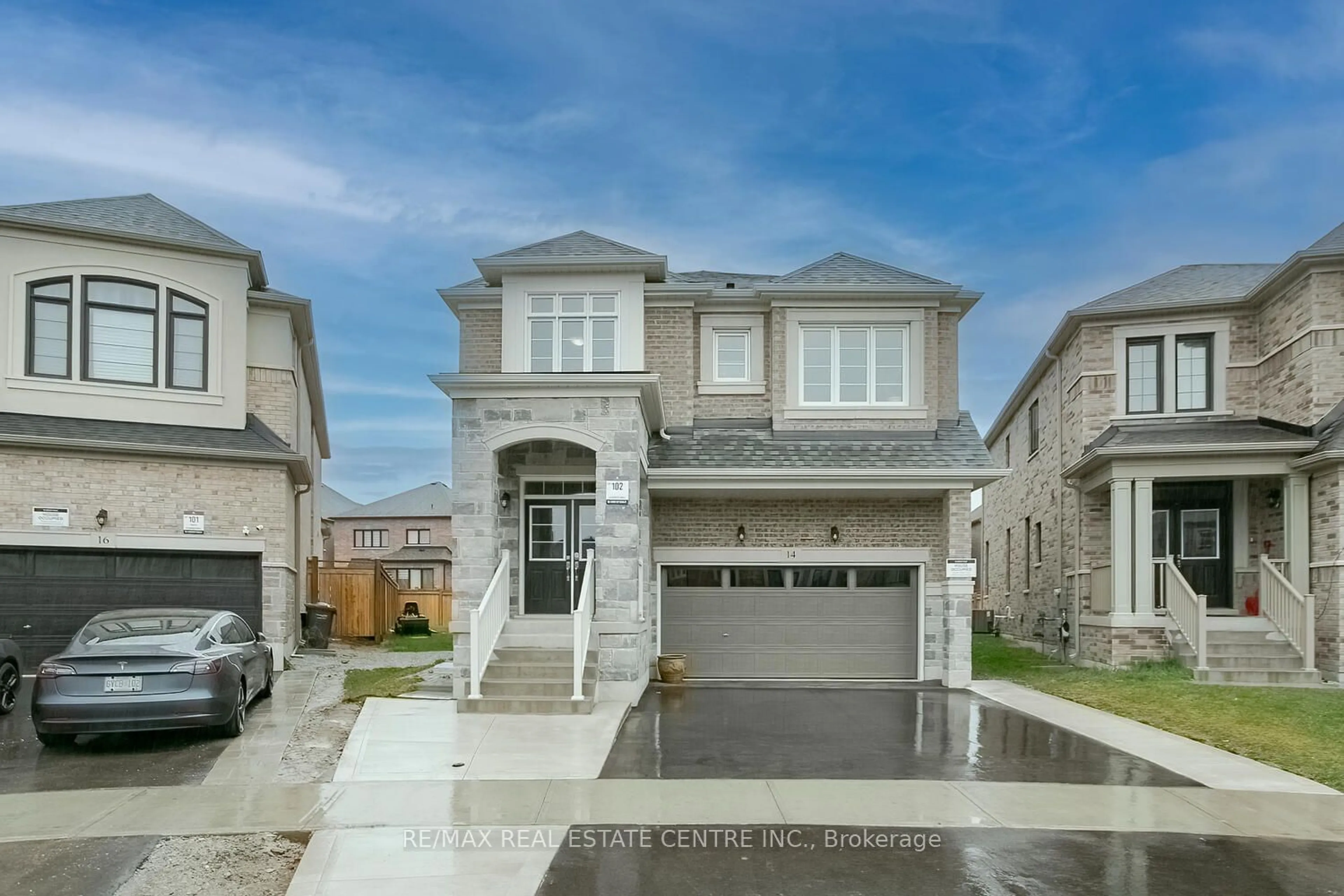Frontside or backside of a home for 14 Ixworth Circ, Brampton Ontario L6Y 6J8