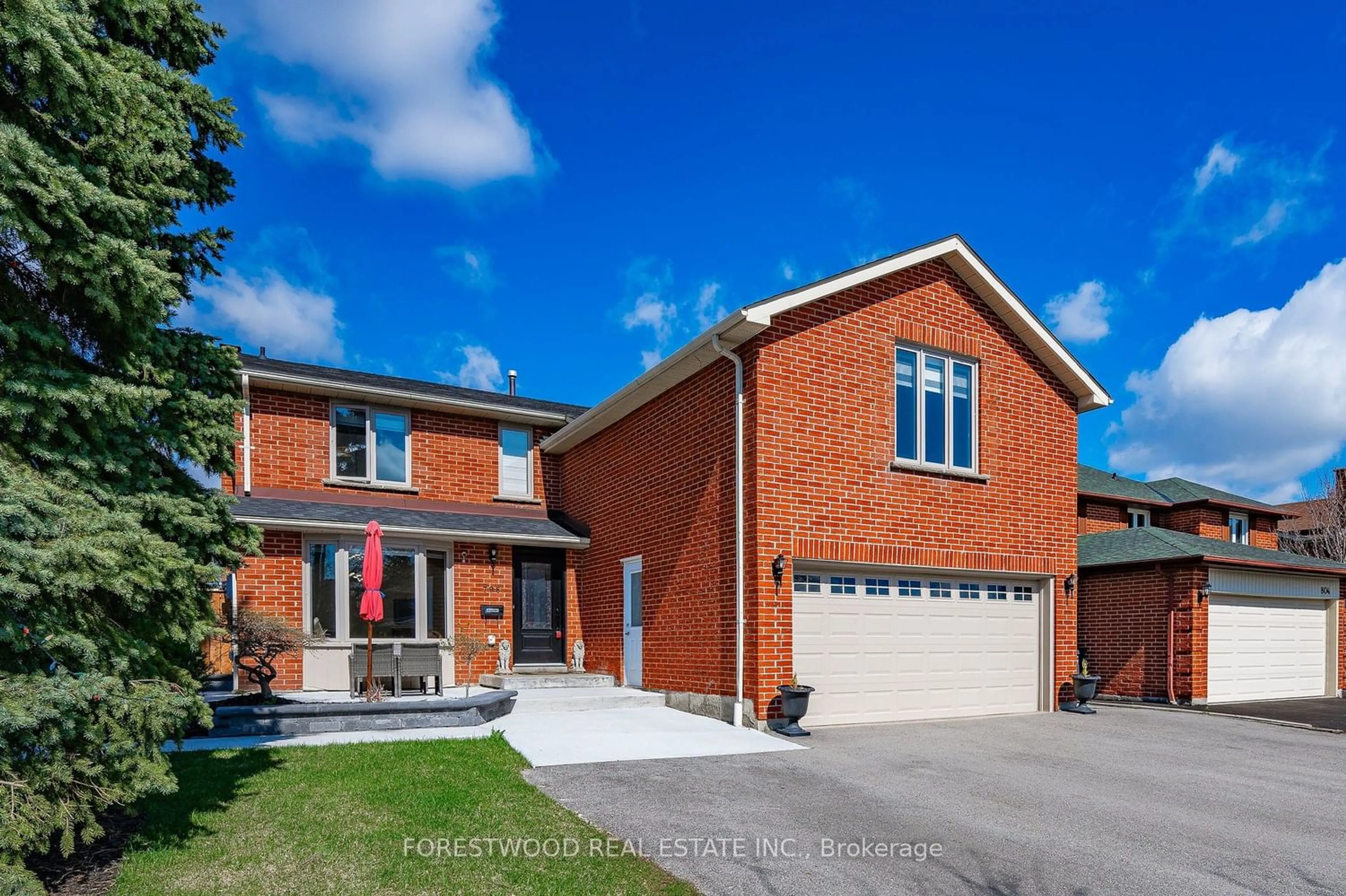 Home with brick exterior material for 798 Willowbank Tr, Mississauga Ontario L4W 3M2