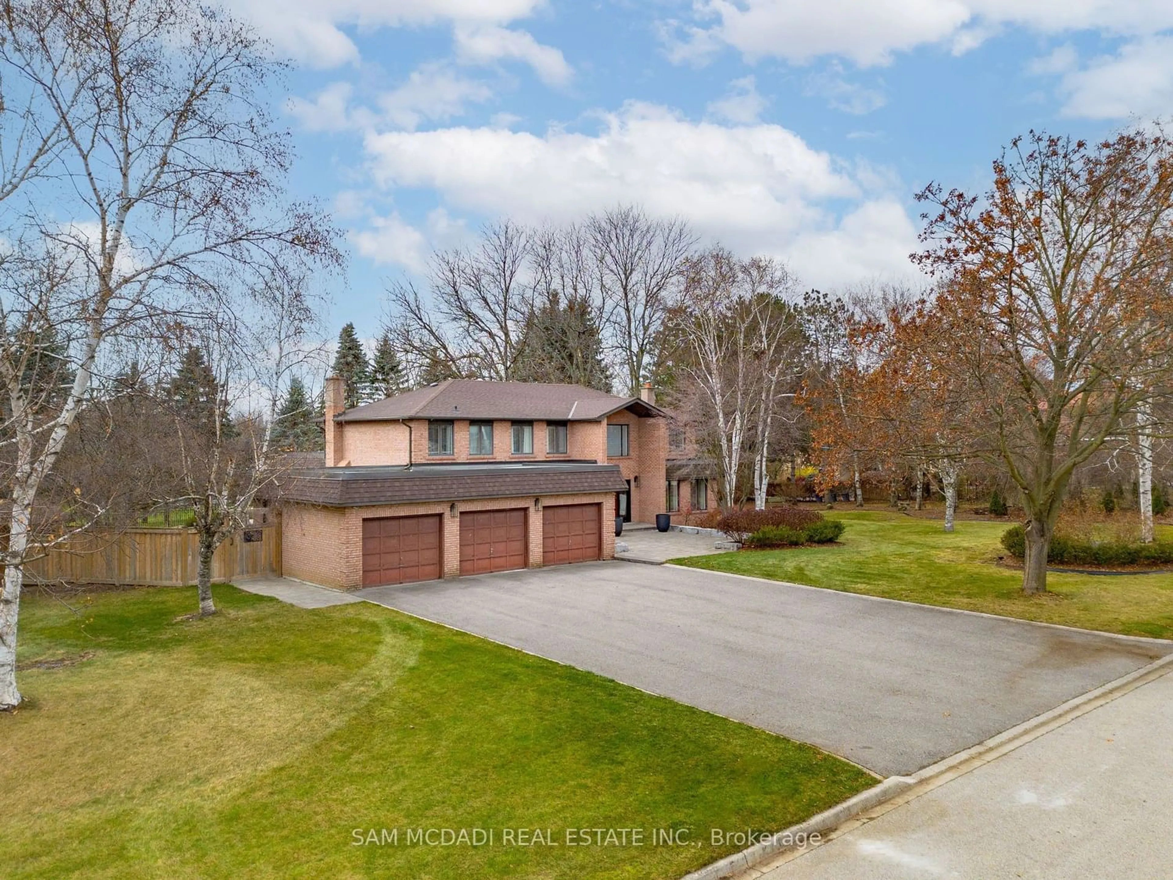Frontside or backside of a home for 3 Huttonville Dr, Brampton Ontario L6X 0C2