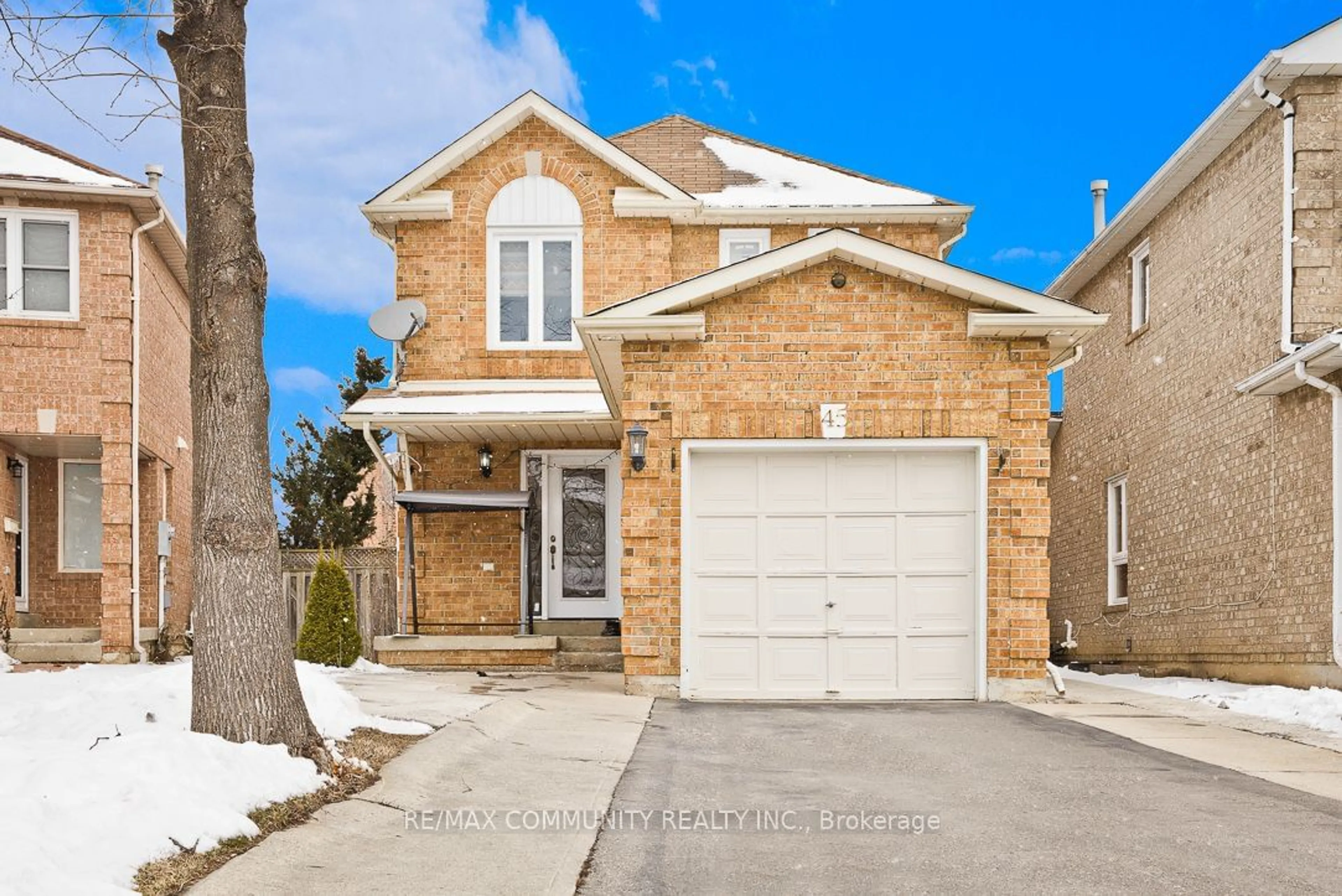 Frontside or backside of a home for 45 Letty Ave, Brampton Ontario L6Y 4T1