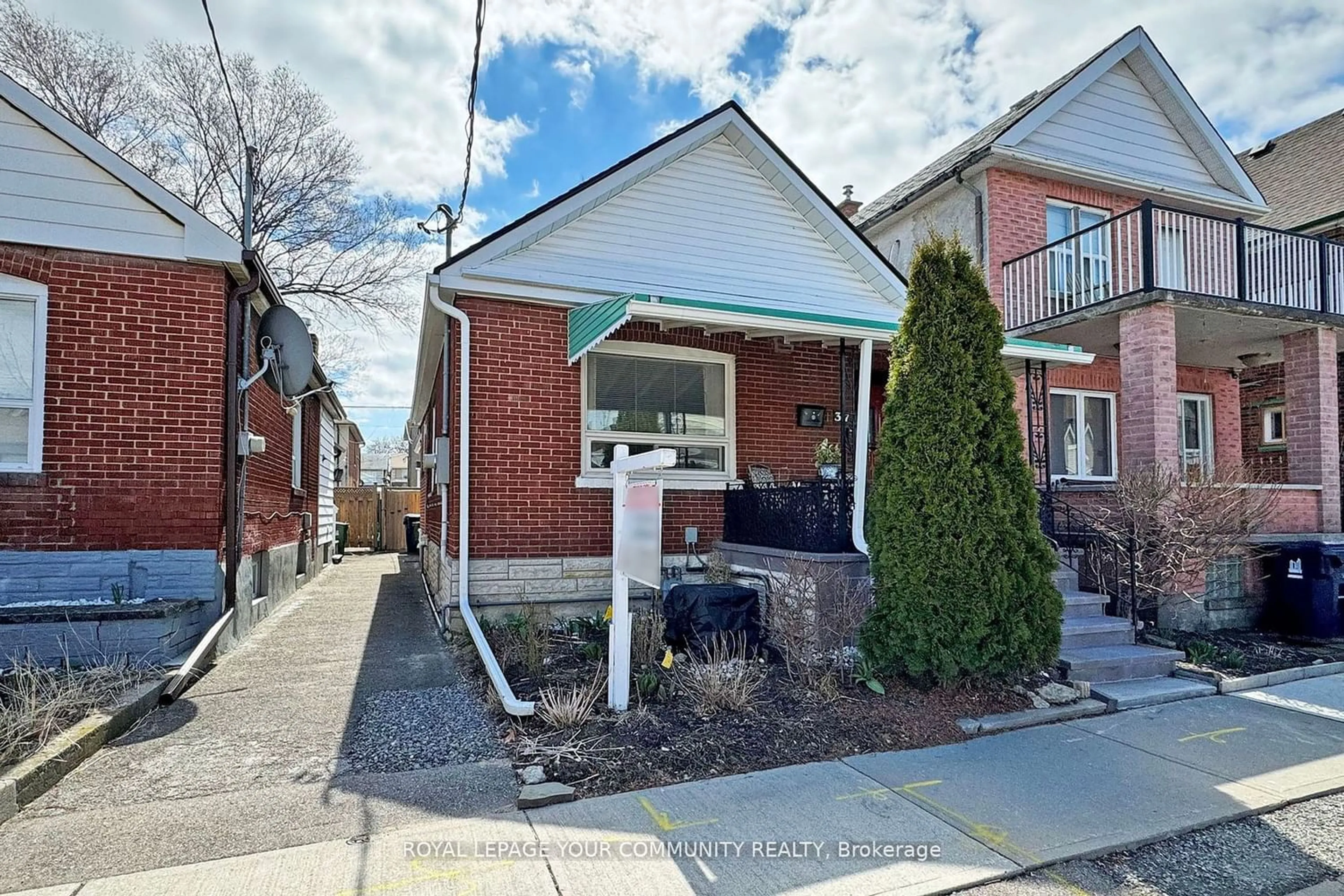 A pic from exterior of the house or condo for 37 Nickle St, Toronto Ontario M6M 2H7