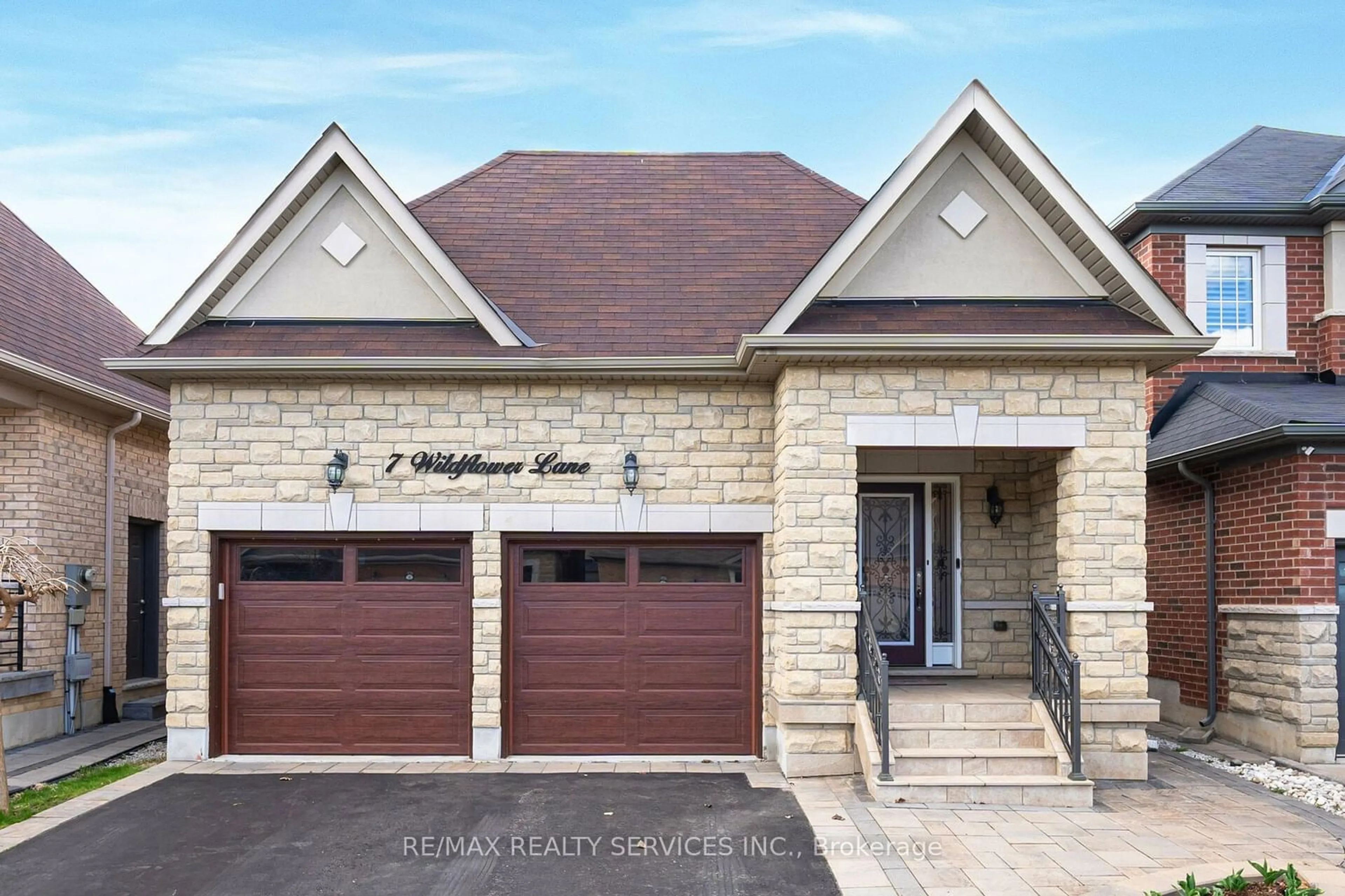 Home with brick exterior material for 7 Wildflower Lane, Halton Hills Ontario L7G 0H5