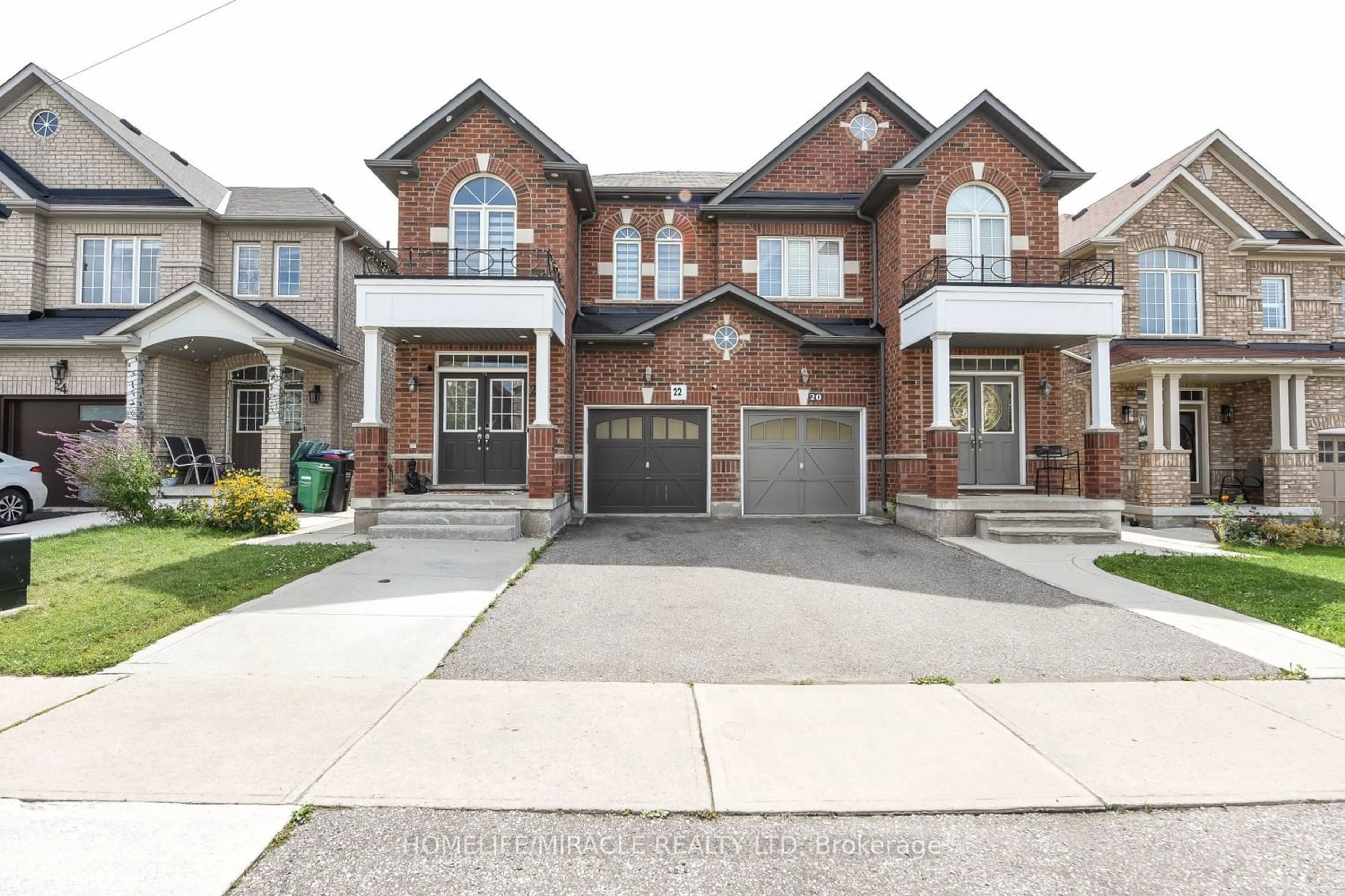 A pic from exterior of the house or condo for 22 Long Branch Tr, Brampton Ontario L6P 3V4