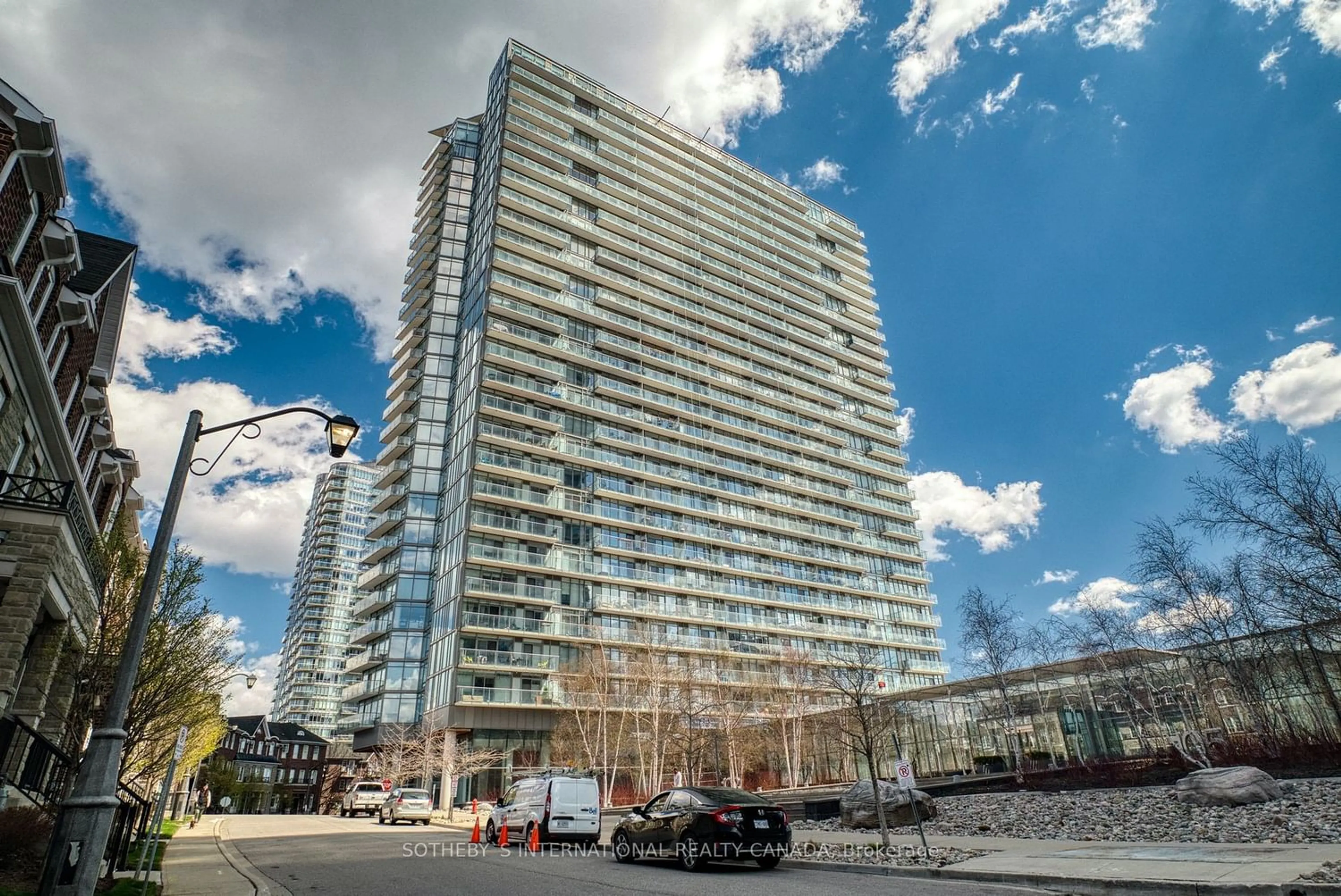 A pic from exterior of the house or condo for 103 The Queensway #303, Toronto Ontario M6S 5B3
