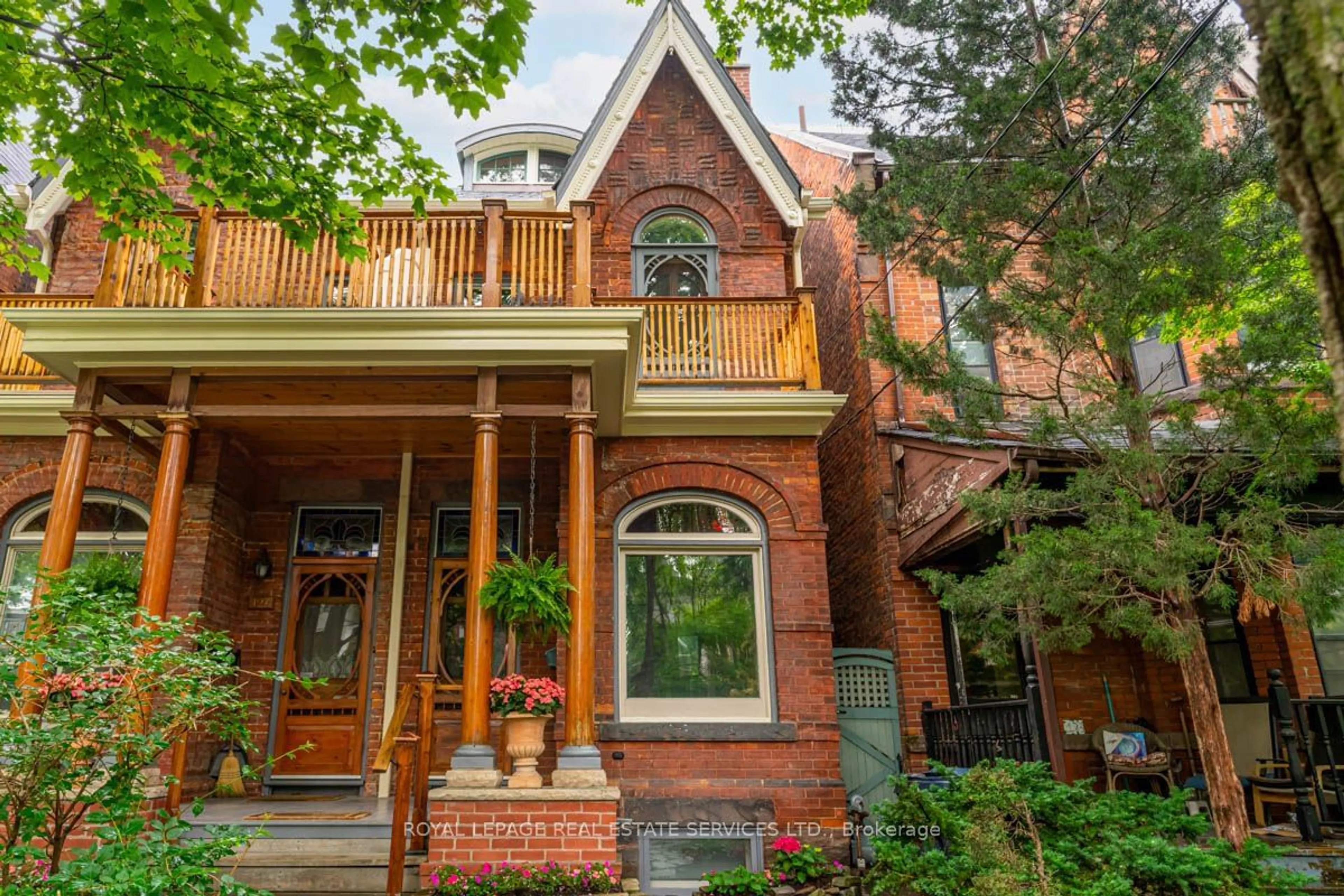 Home with brick exterior material for 125 Macdonell Ave, Toronto Ontario M6R 2A4