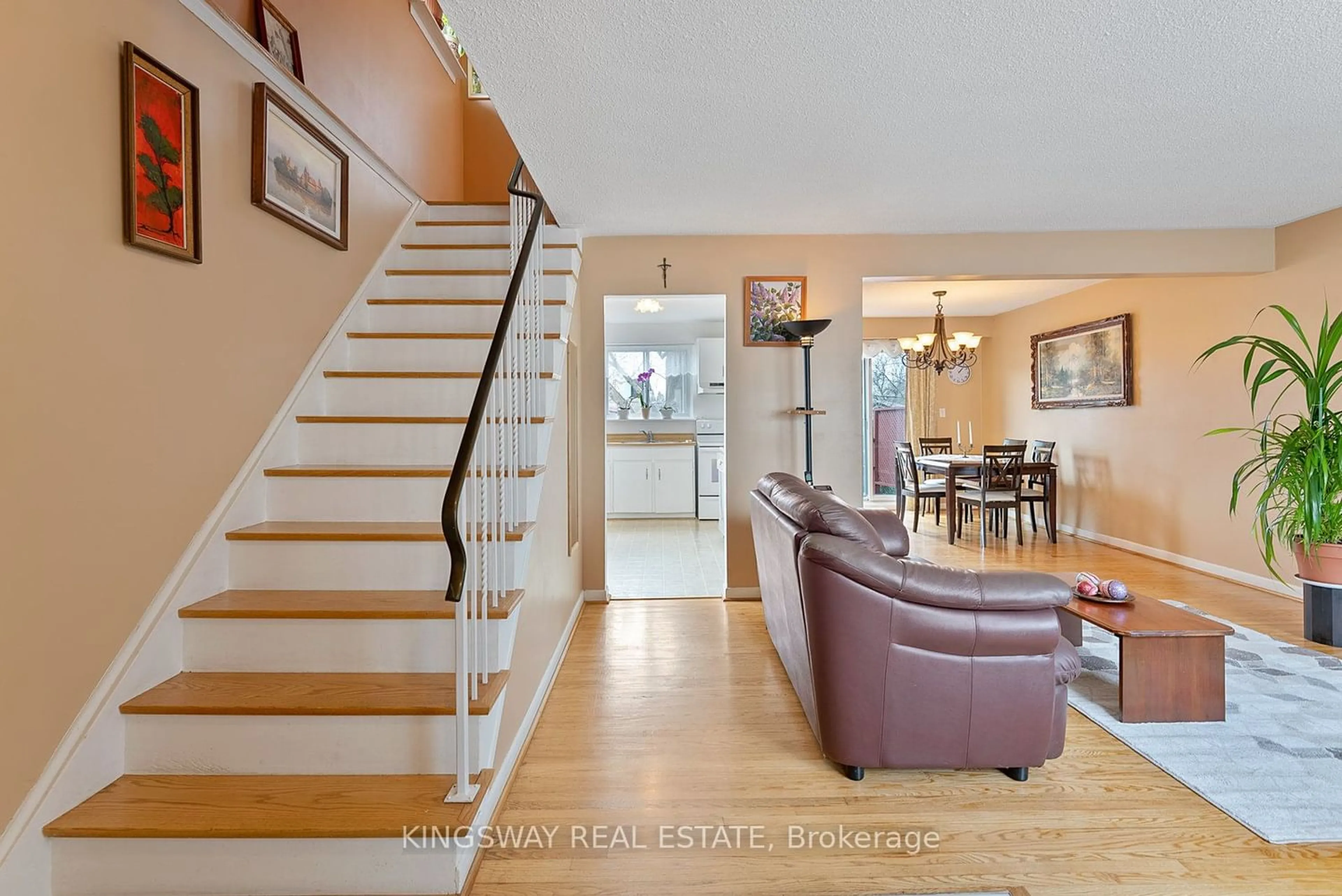 Indoor foyer for 36 Newstead Cres, Brampton Ontario L6V 2A7