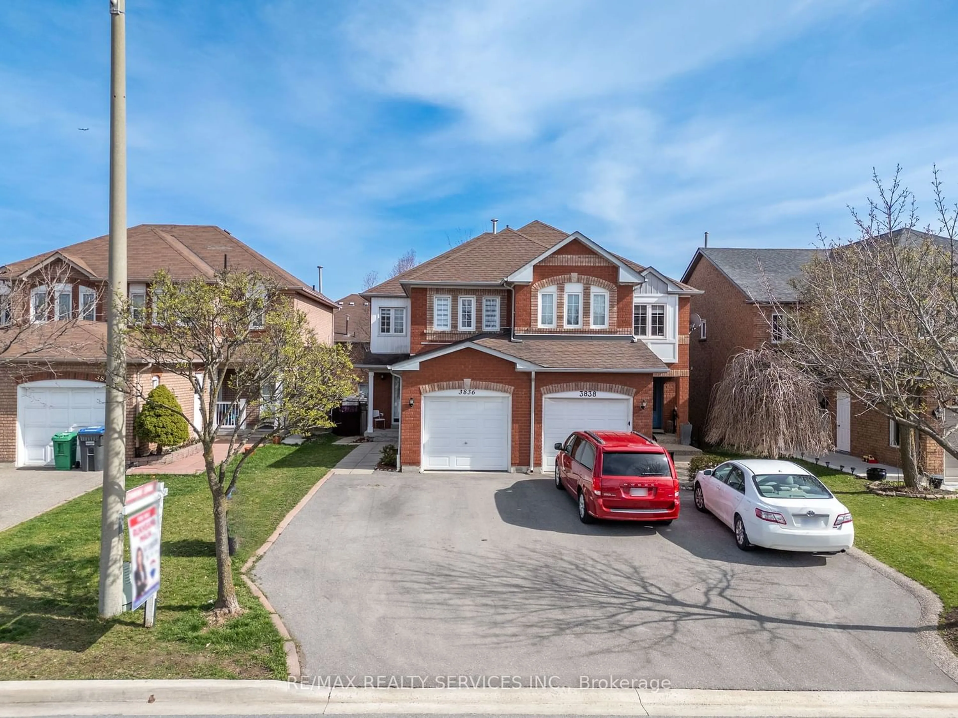 Frontside or backside of a home for 3836 Allcroft Rd, Mississauga Ontario L5N 6V6