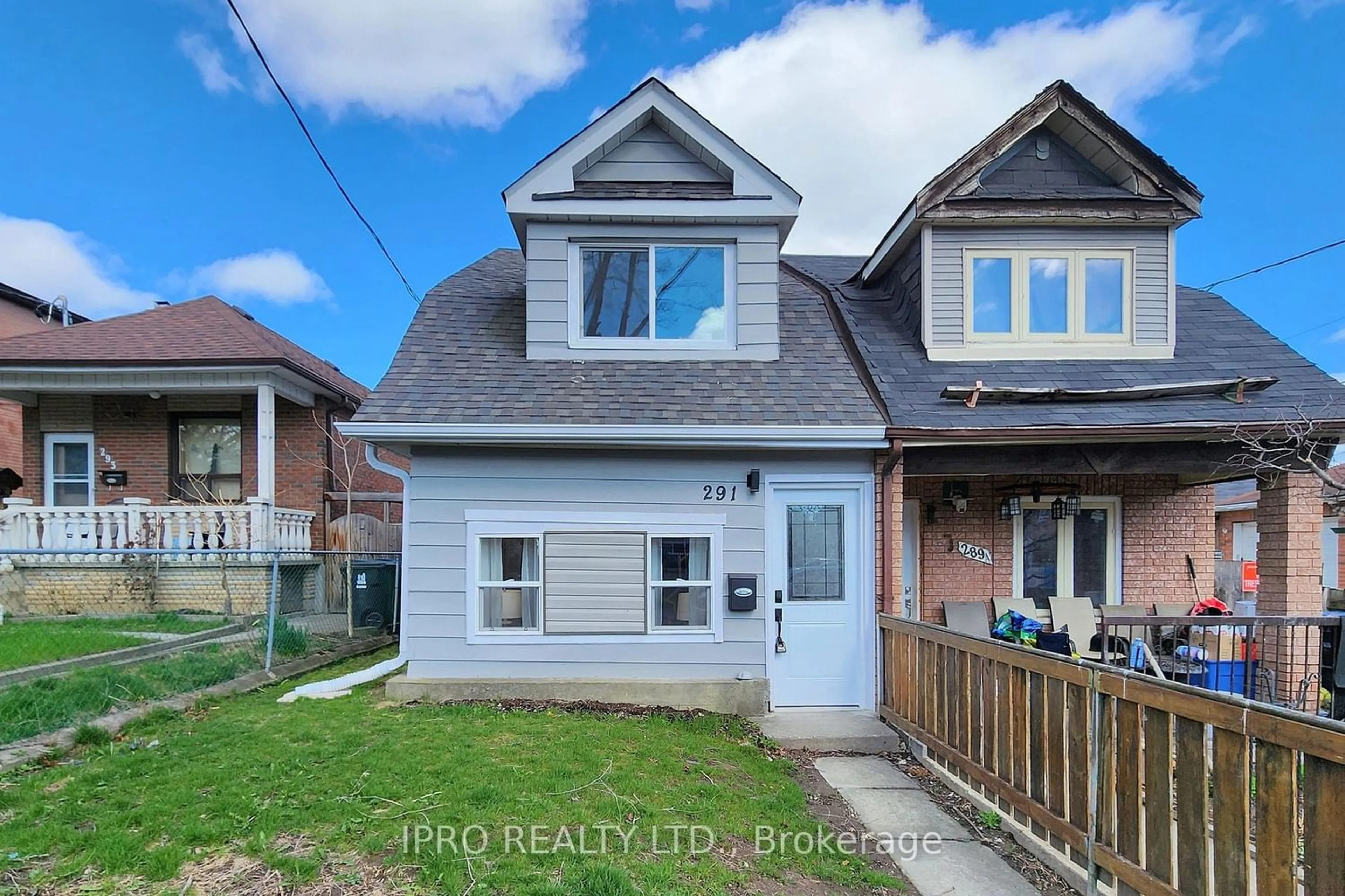 Frontside or backside of a home for 291 Harvie Ave, Toronto Ontario M6E 4L2