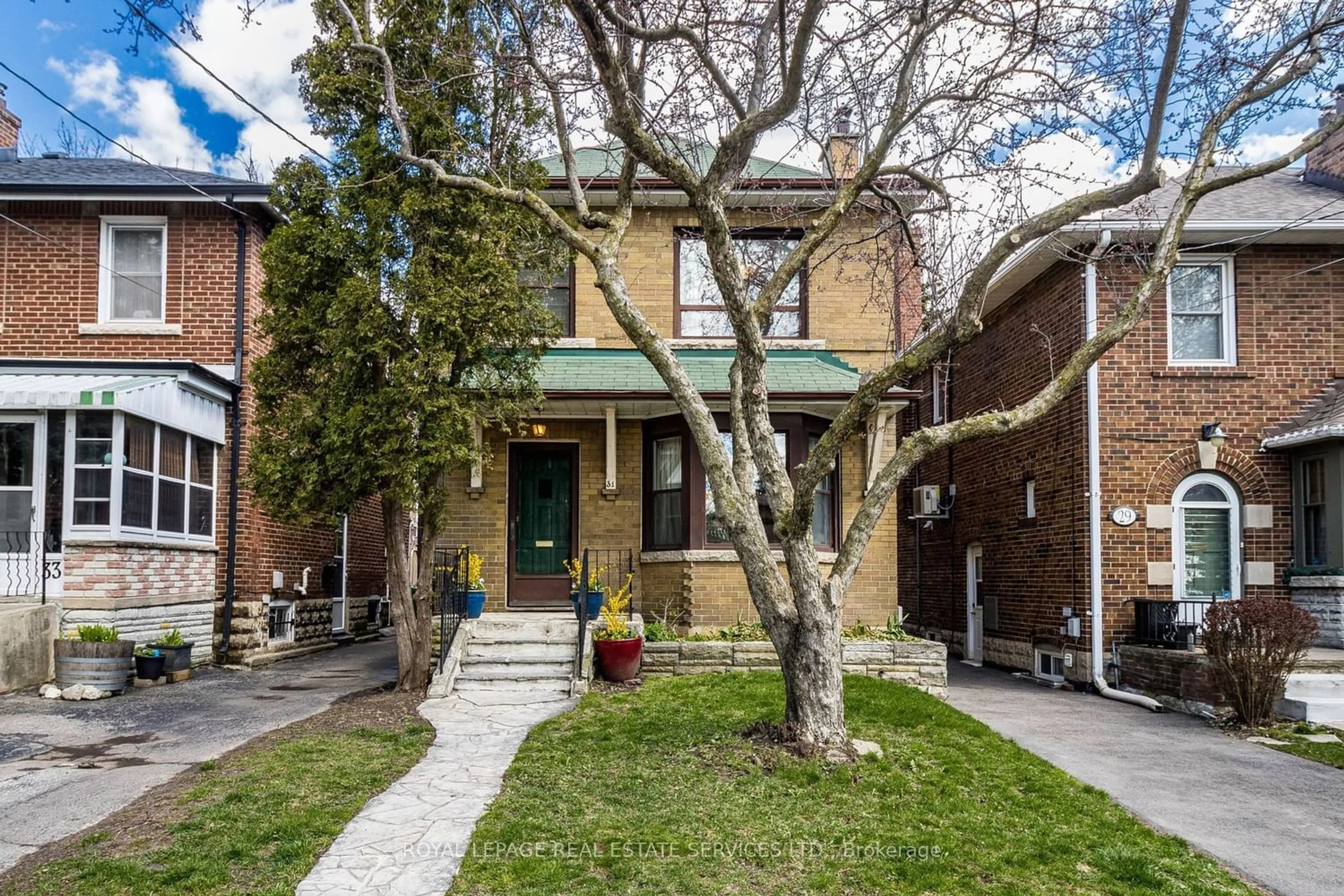 Home with brick exterior material for 31 Albert Ave, Toronto Ontario M8V 2L6
