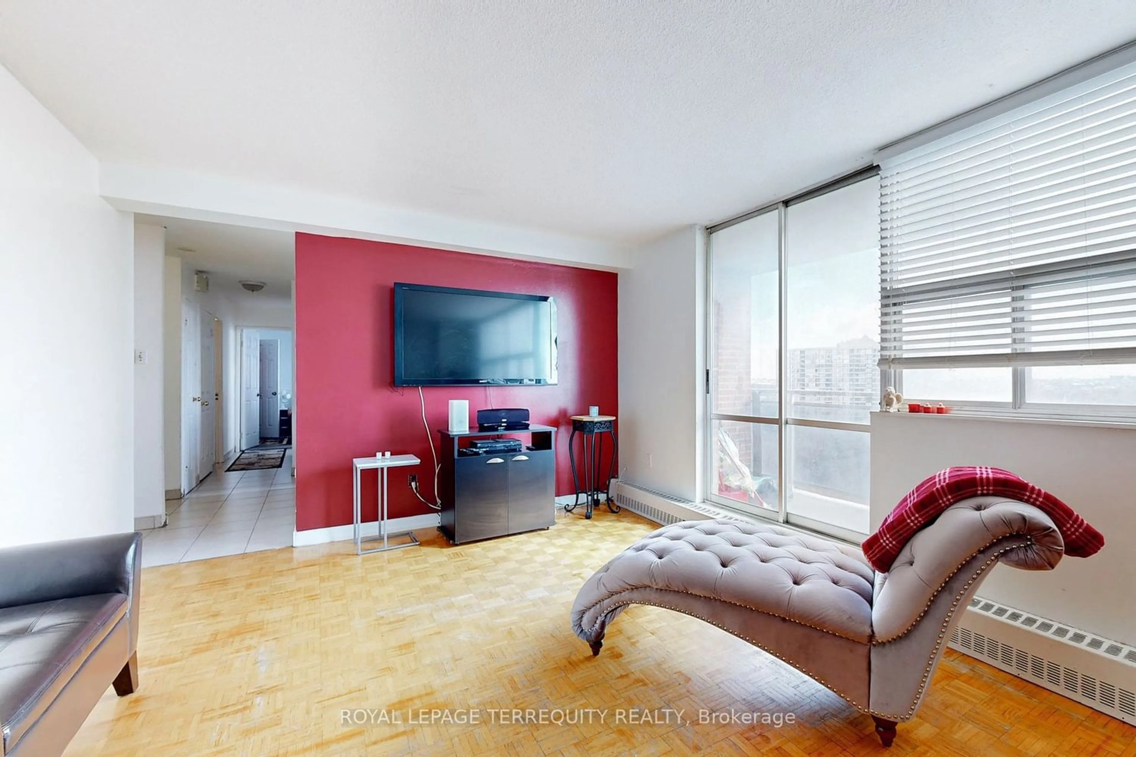 Living room for 2645 Kipling Ave #1102, Toronto Ontario M9V 3S6