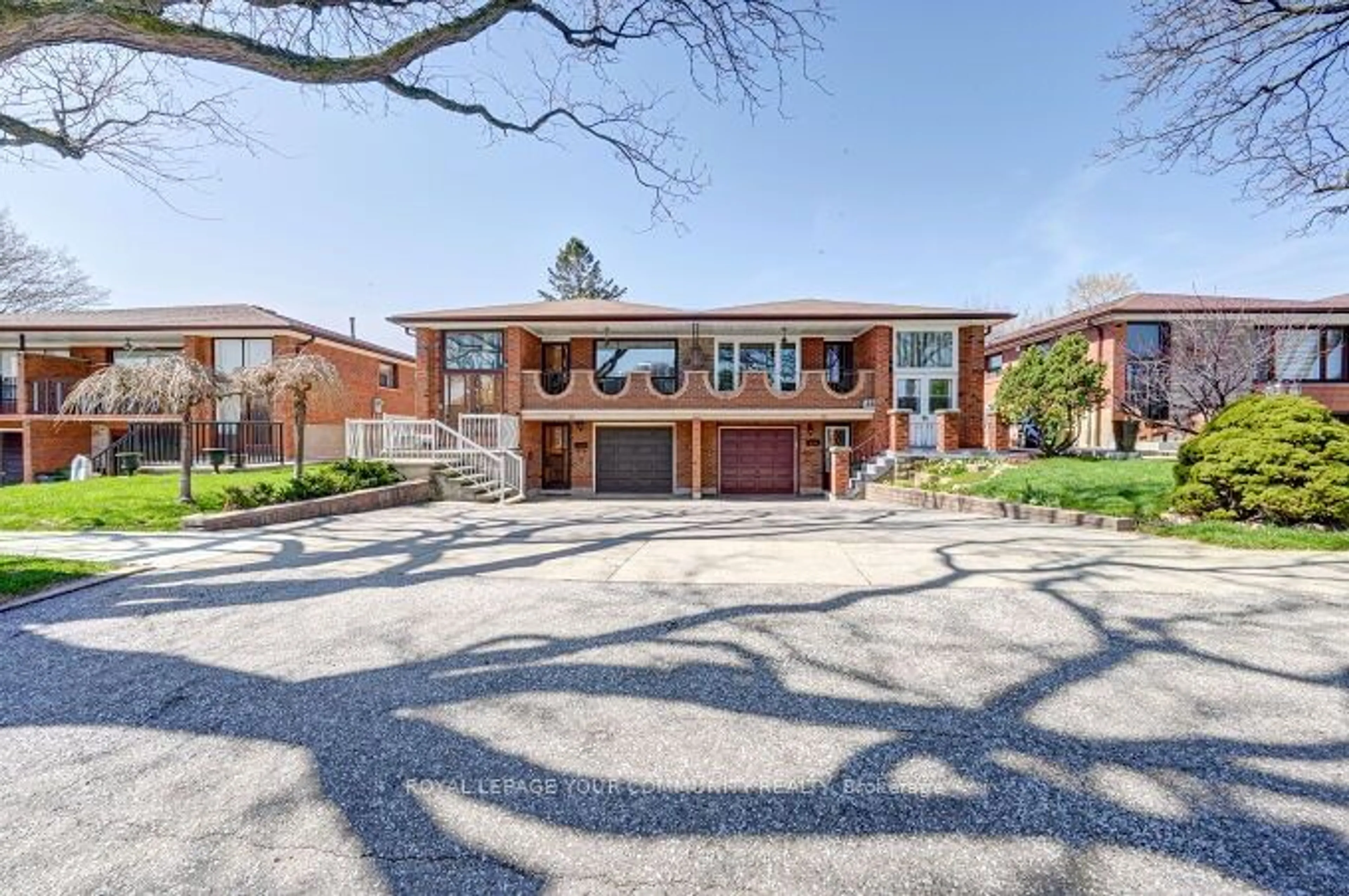 Home with brick exterior material for 43 Starview Dr, Toronto Ontario M9M 1K7