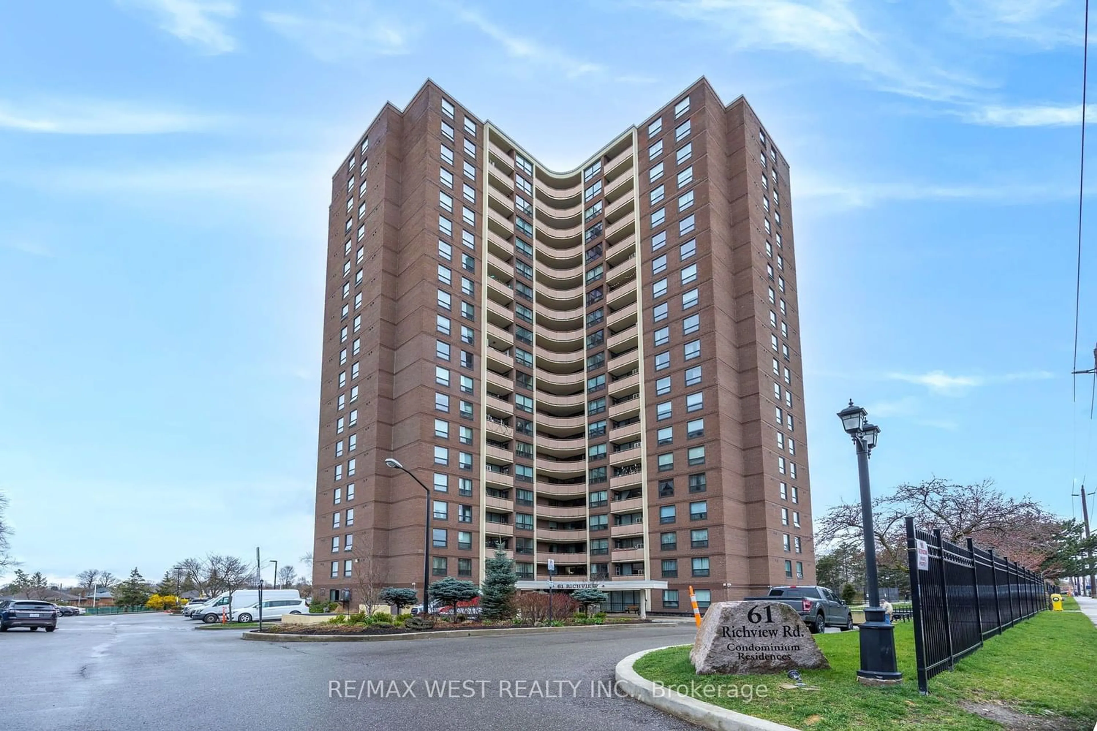 A pic from exterior of the house or condo for 61 Richview Rd #1410, Toronto Ontario M9A 4M8