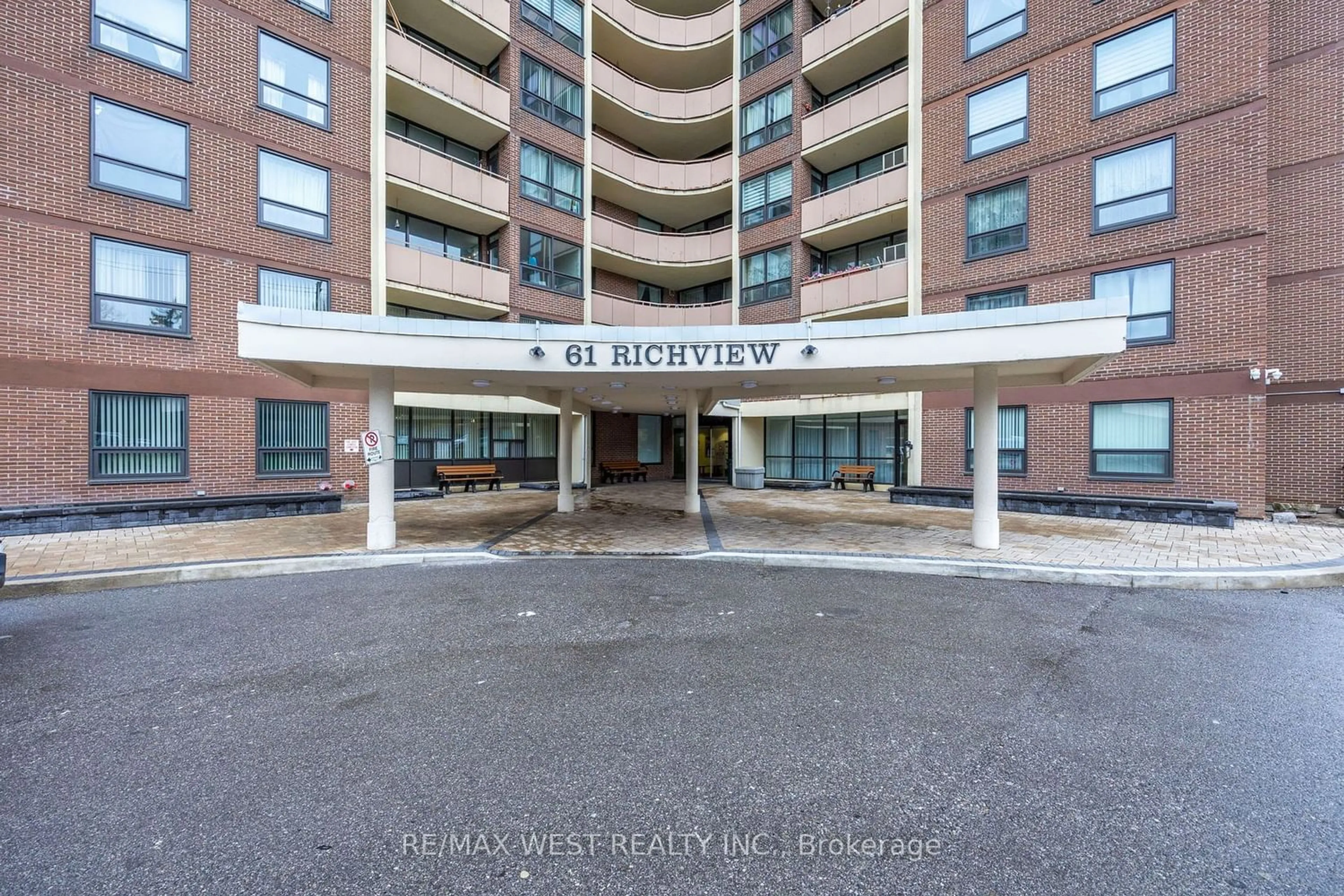 A pic from exterior of the house or condo for 61 Richview Rd #1410, Toronto Ontario M9A 4M8
