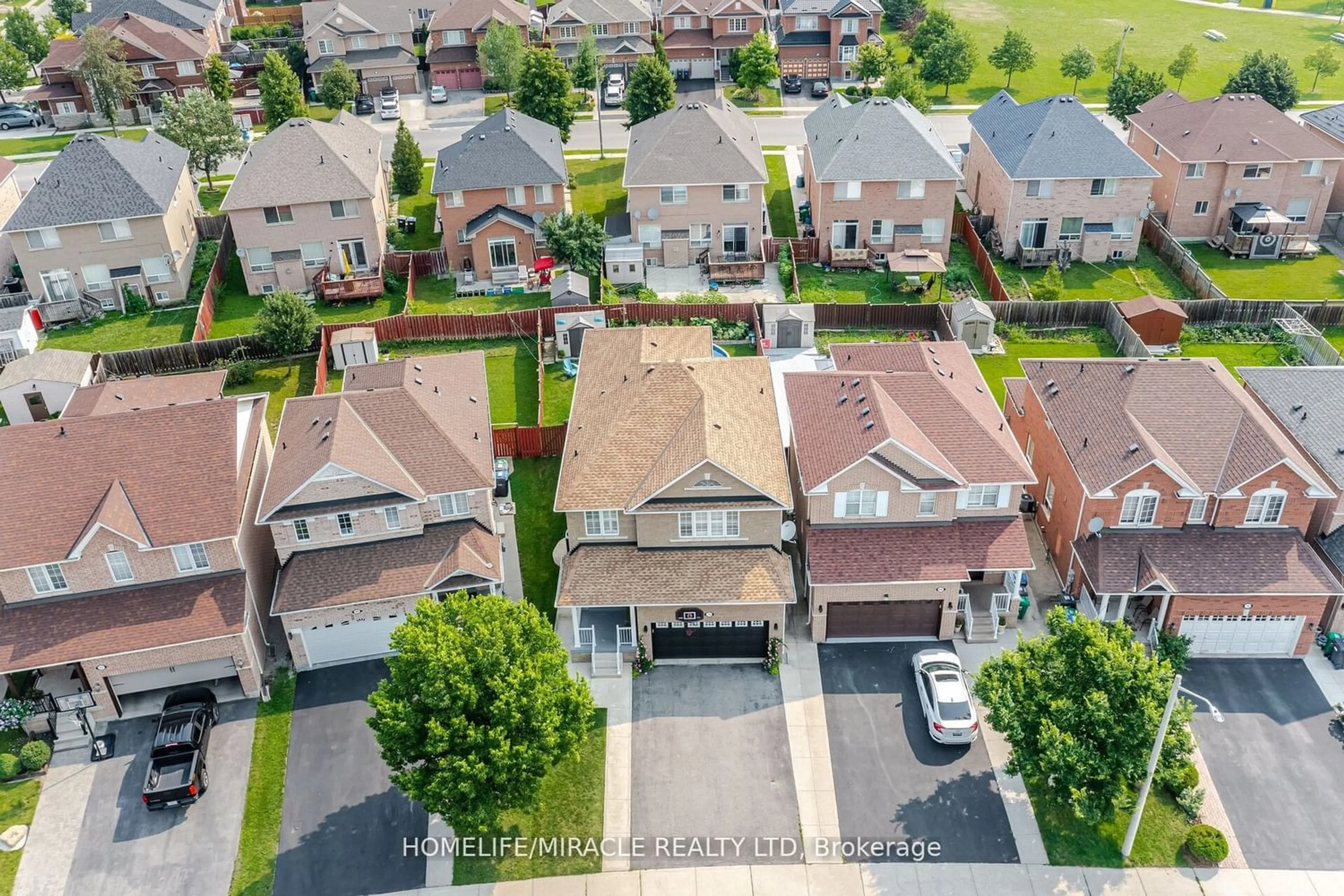 Frontside or backside of a home for 38 Mario St, Brampton Ontario L6P 1N2