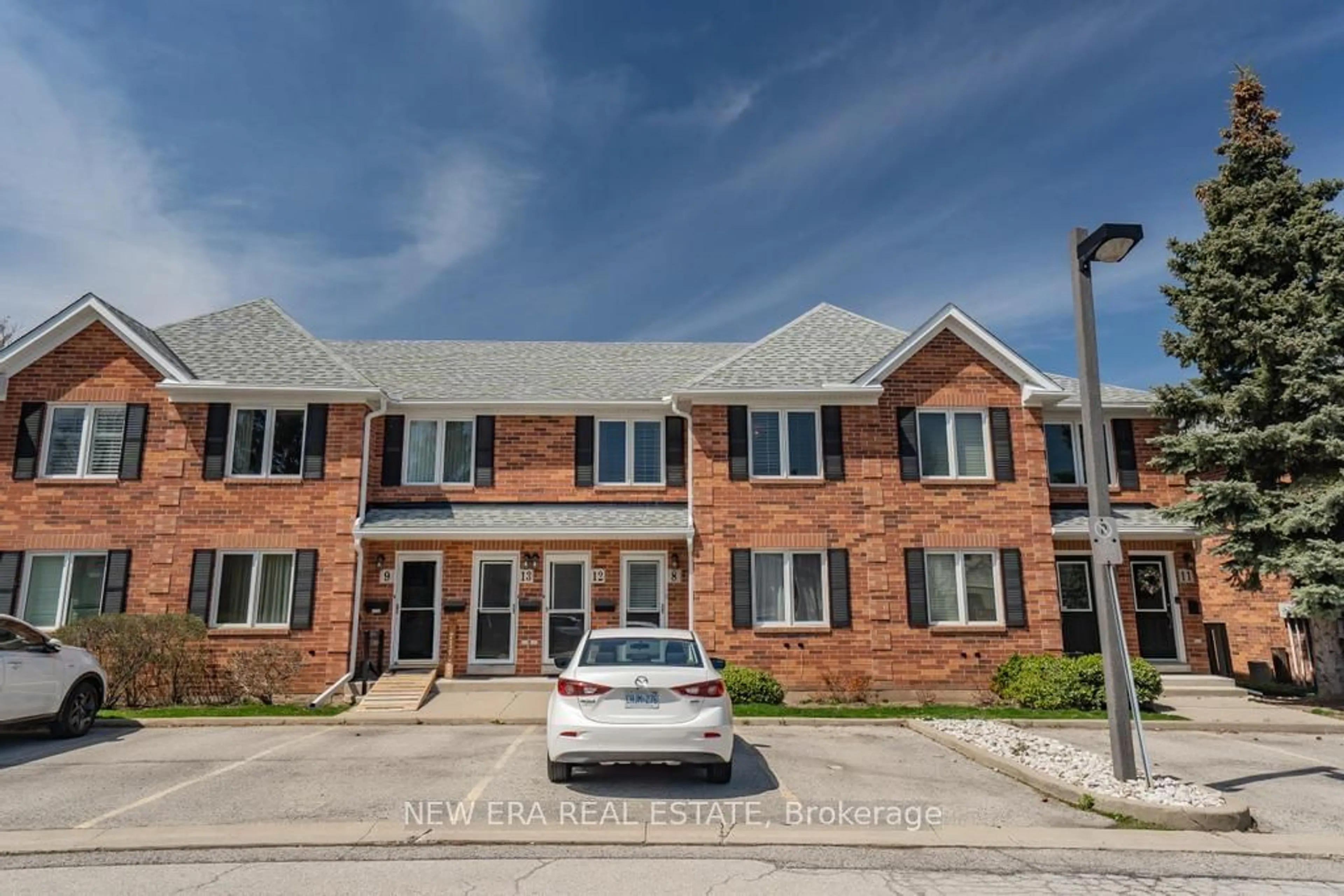 A pic from exterior of the house or condo for 2120 Headon Rd #12, Burlington Ontario L7M 4J9