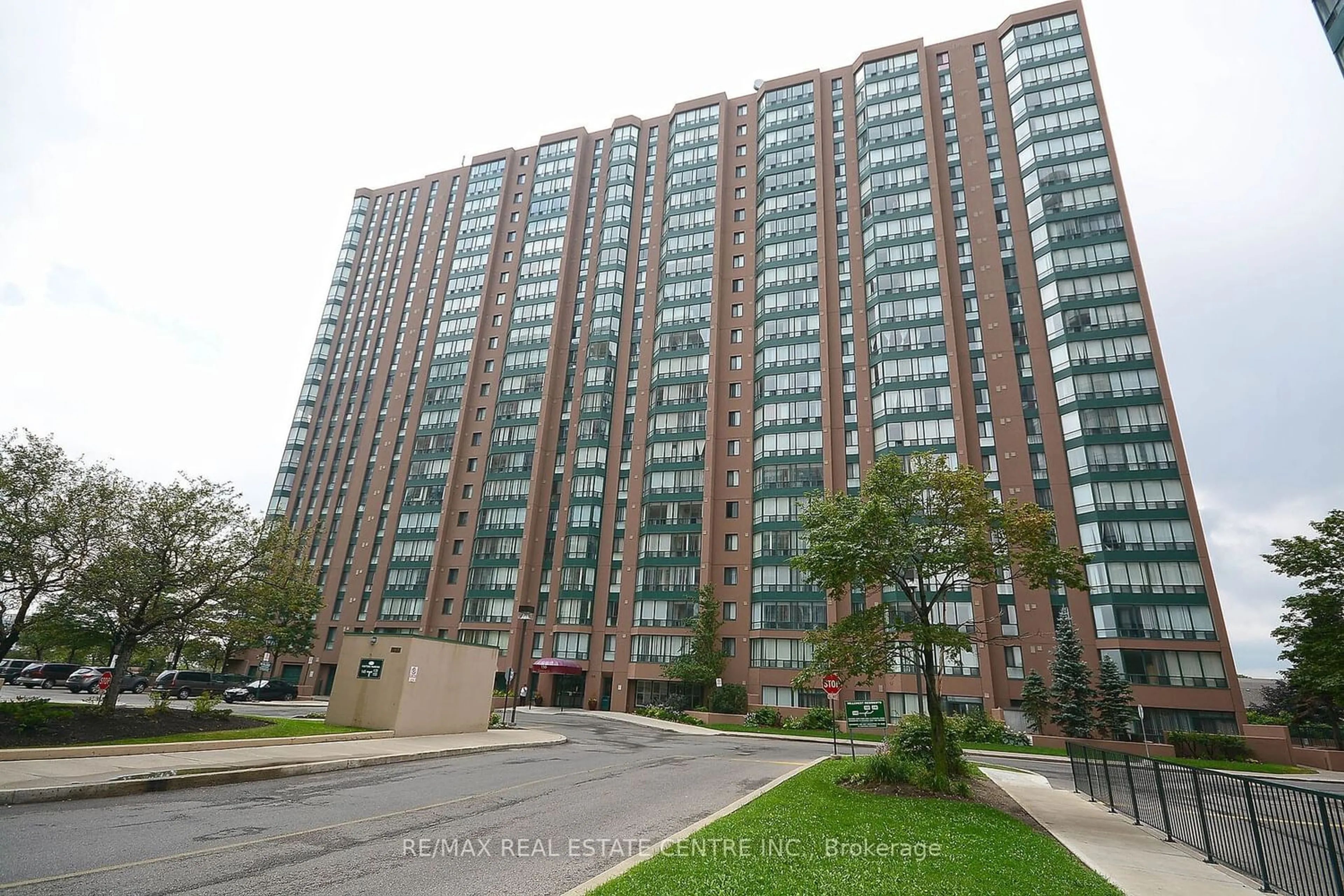 A pic from exterior of the house or condo for 155 Hillcrest Ave #307, Mississauga Ontario L5B 3Z2