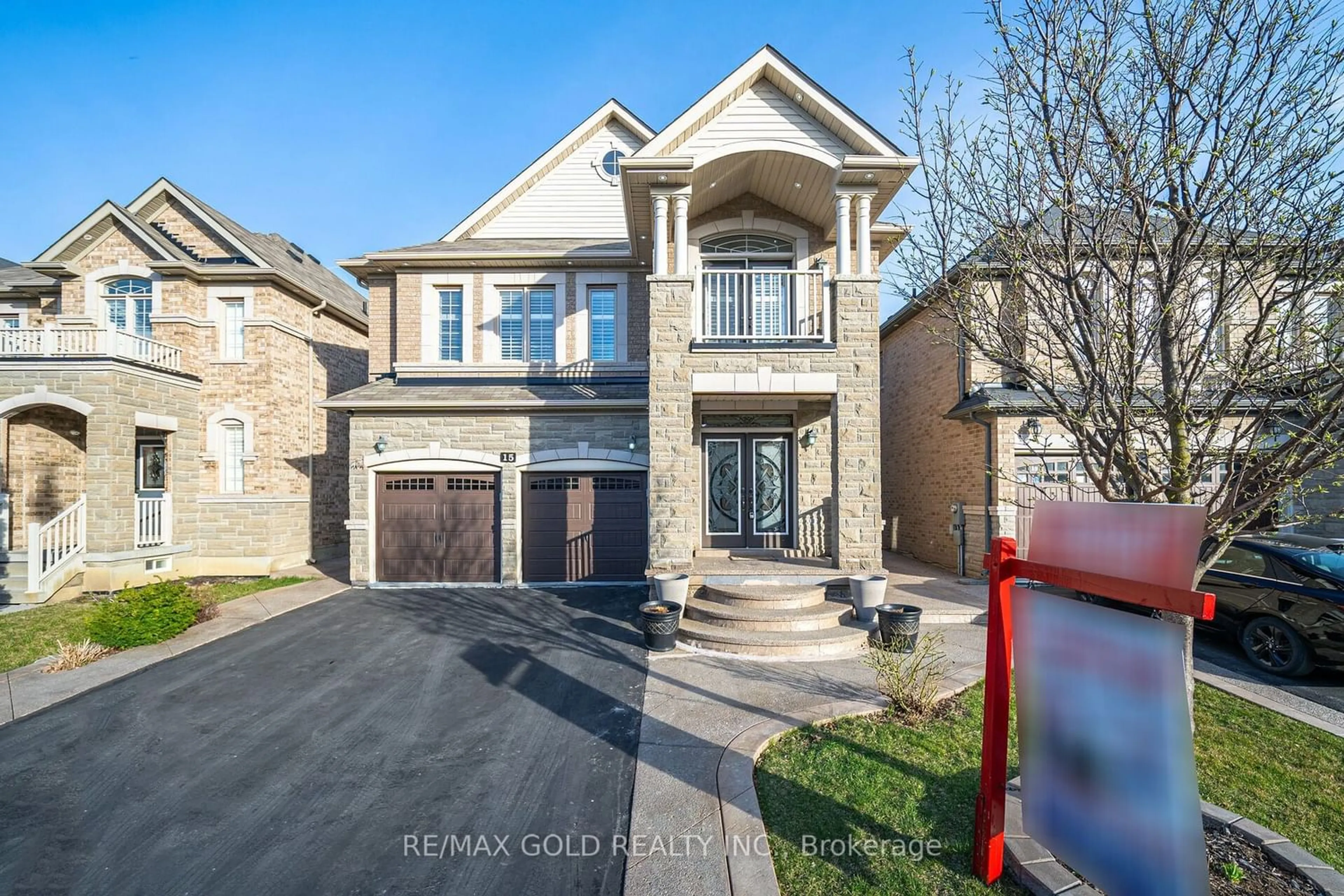 Frontside or backside of a home for 15 Idaho Rd, Brampton Ontario L6P 3P7
