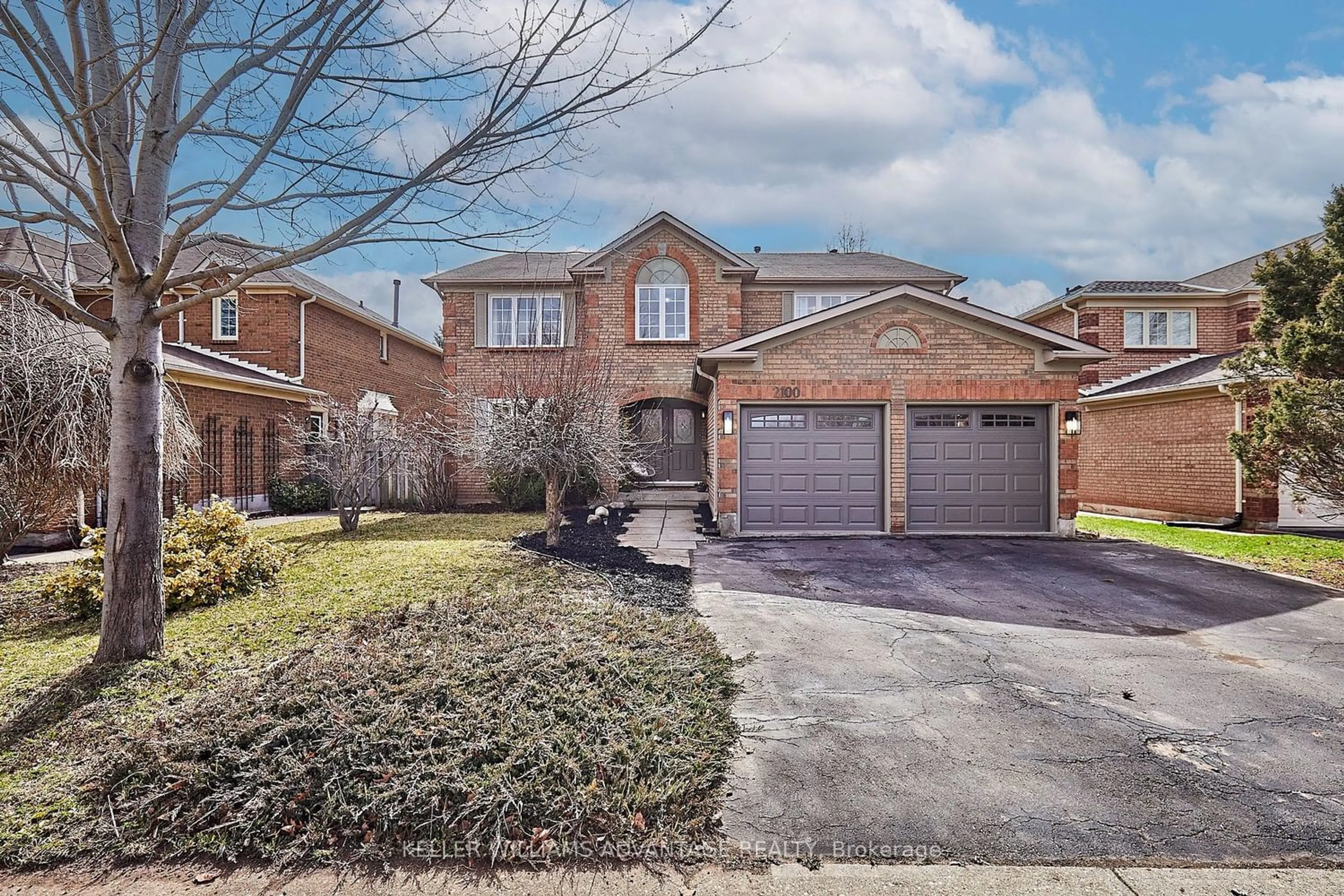 Frontside or backside of a home for 2100 Schoolmaster Circ, Oakville Ontario L6M 3A2
