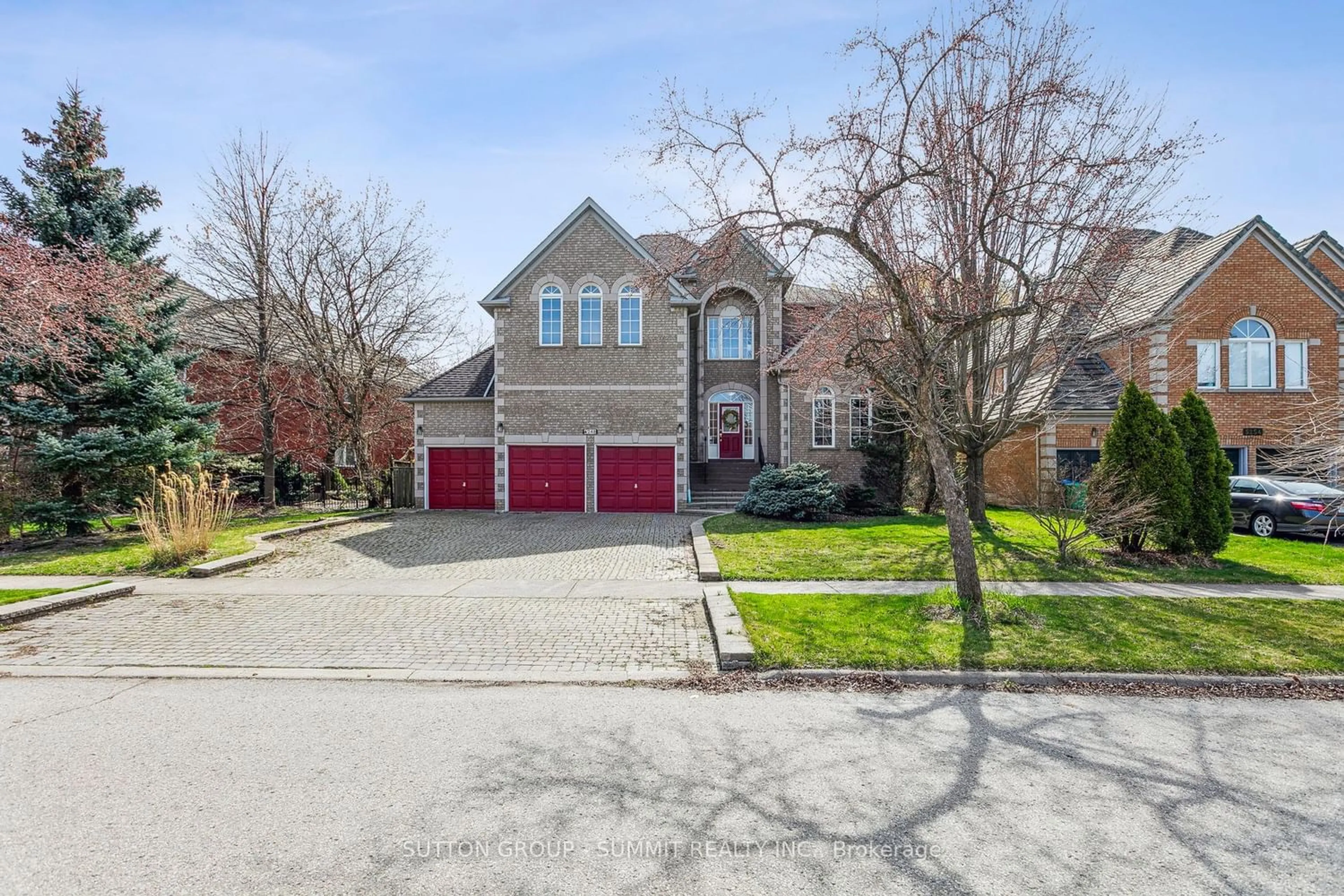Frontside or backside of a home for 5248 Forest Ridge Dr, Mississauga Ontario L5M 5B5