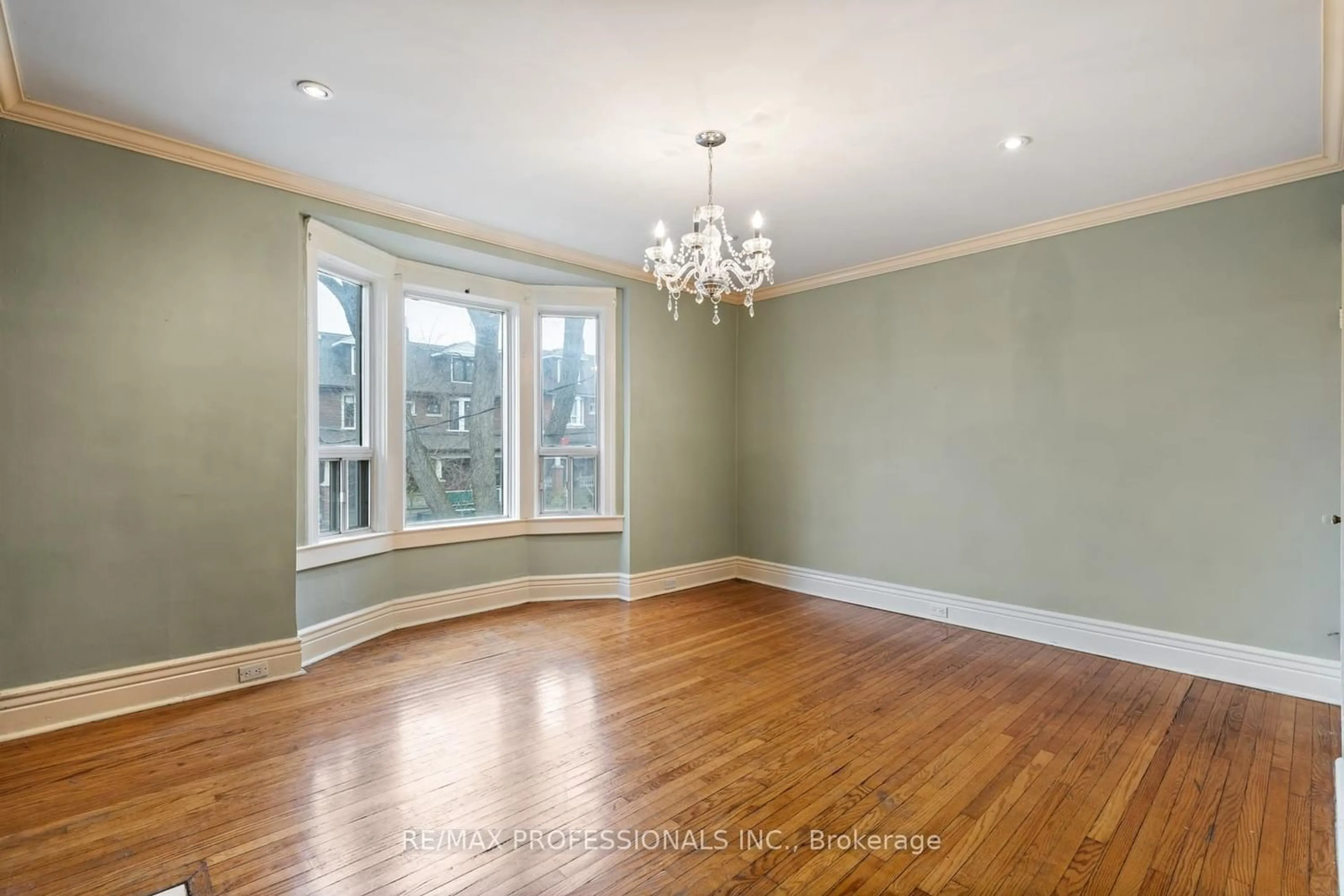 Dining room for 179 Marion St, Toronto Ontario M6R 1E9
