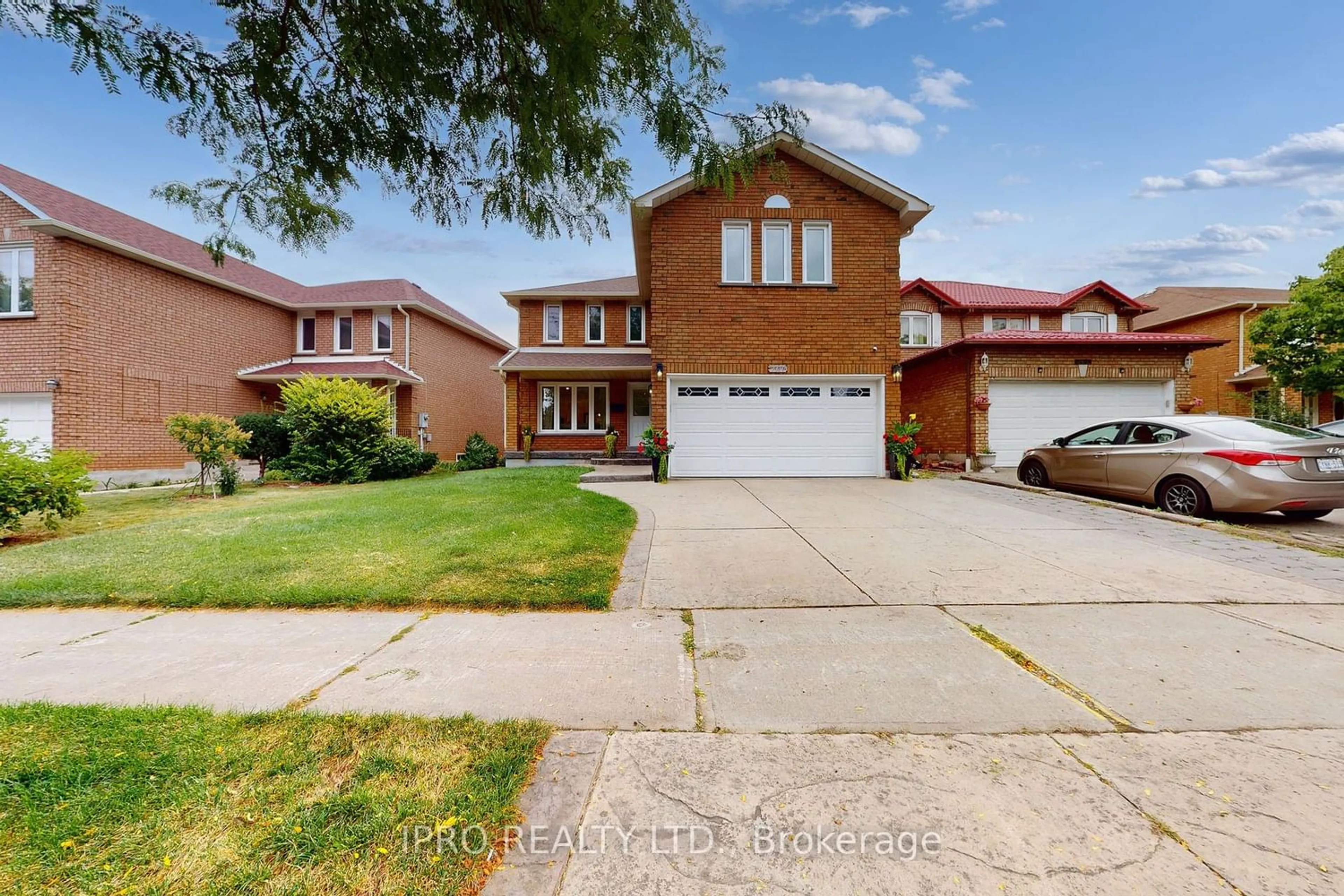 Home with brick exterior material for 2330 Credit Valley Rd, Mississauga Ontario L5M 4C9