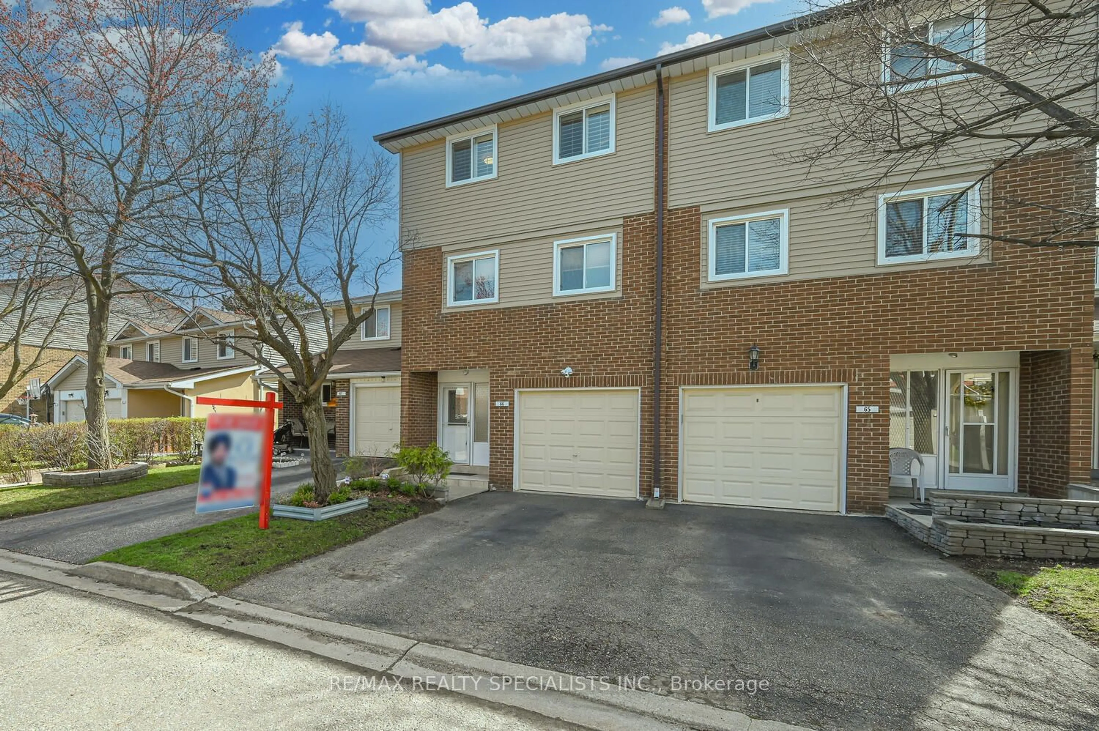 A pic from exterior of the house or condo for 66 Carisbrook Crt, Brampton Ontario L6S 3K1