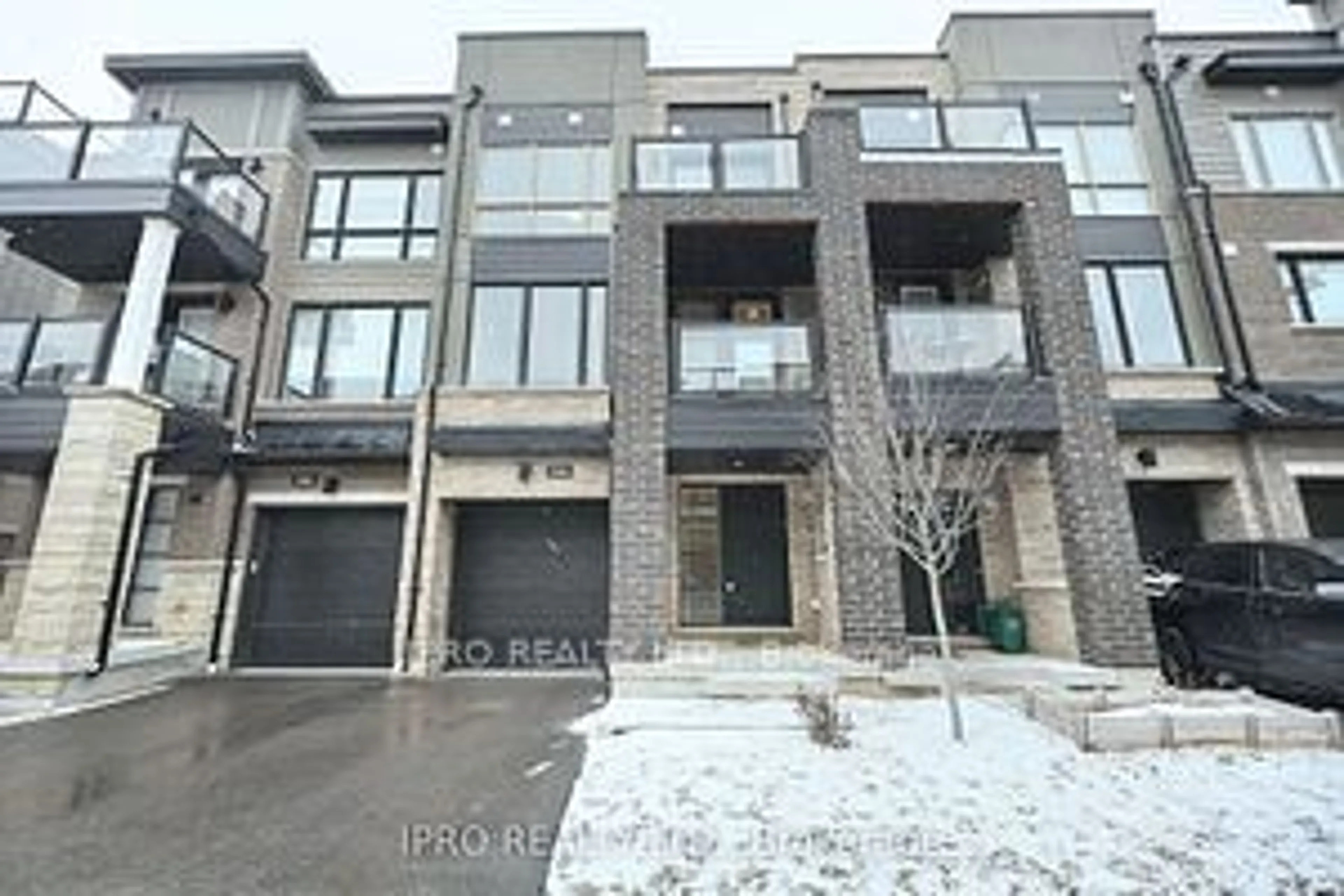 A pic from exterior of the house or condo for 3046 Blacktusk Common, Oakville Ontario L6H 7E3