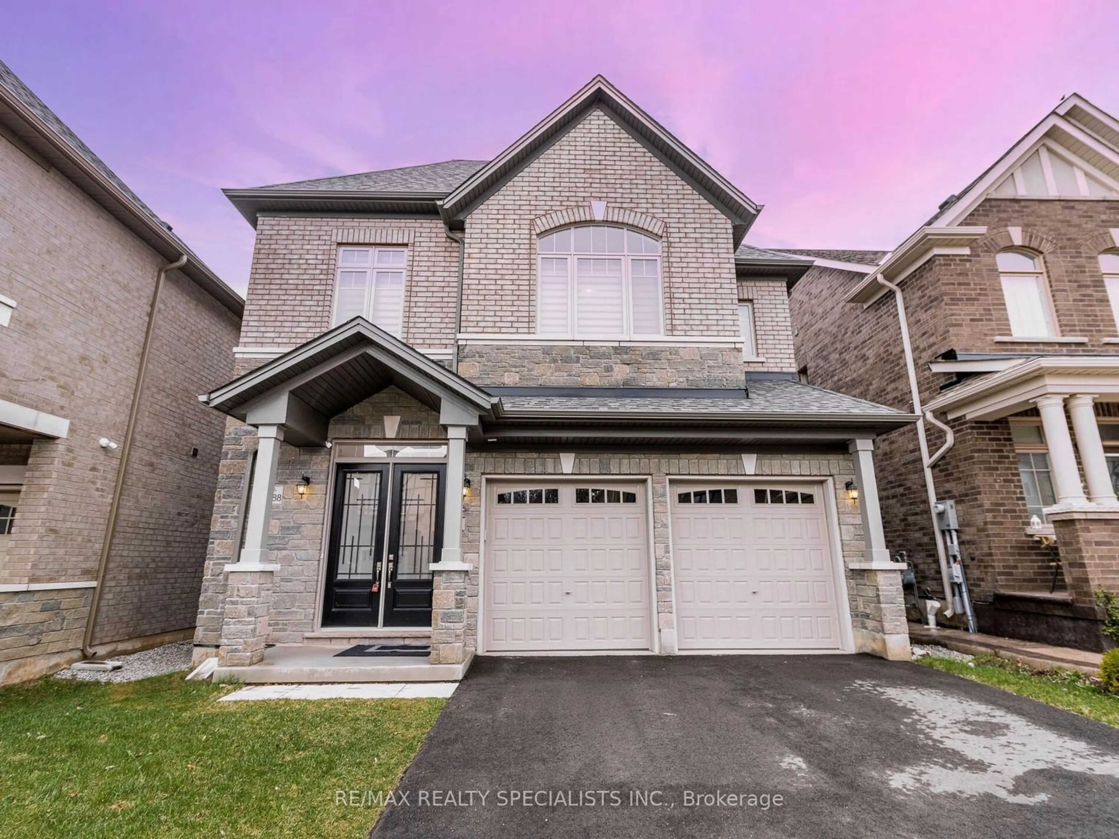 Frontside or backside of a home for 3288 Vernon Powell Dr, Oakville Ontario L6H 0Y4