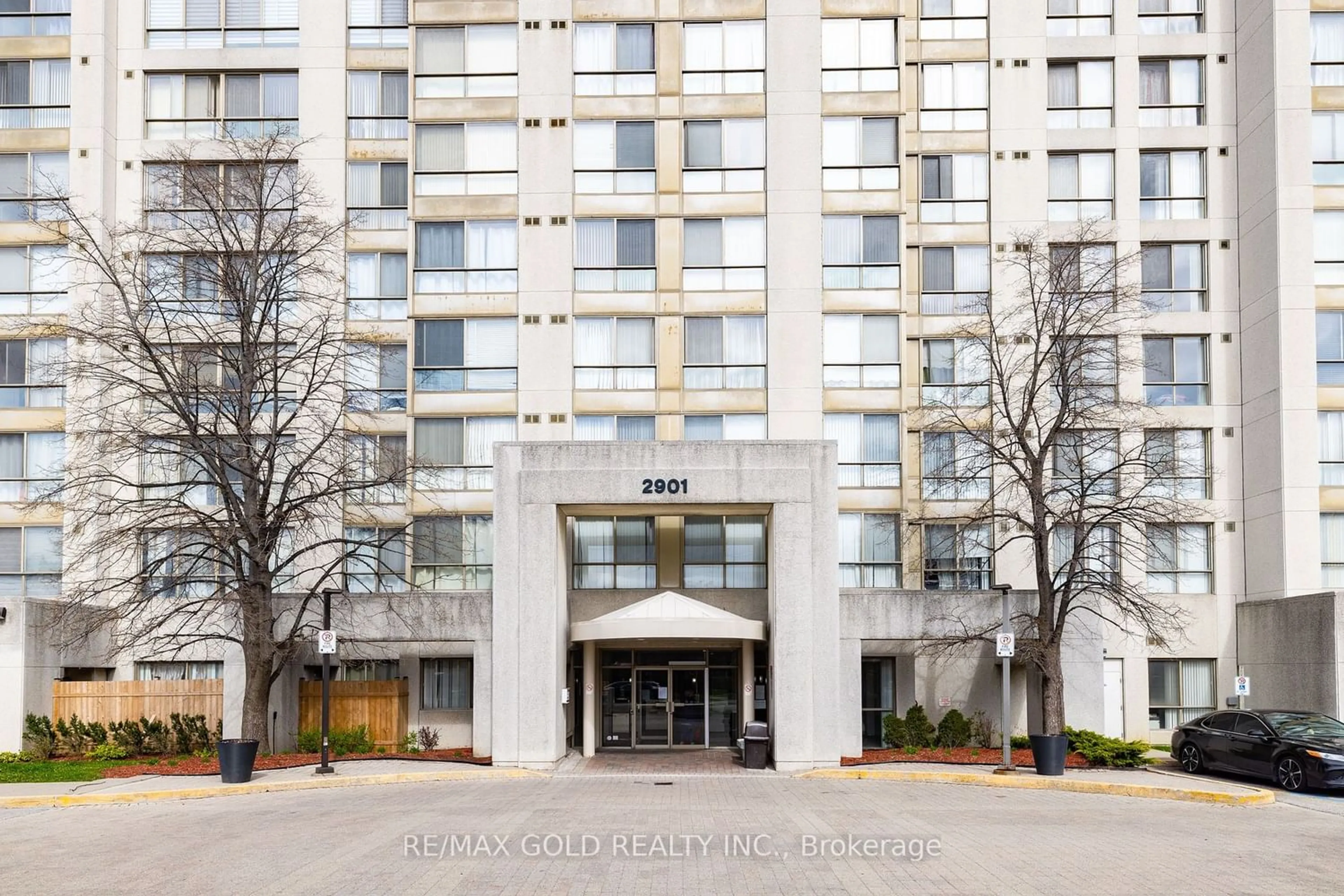 A pic from exterior of the house or condo for 2901 Kipling Ave #1401, Toronto Ontario M9V 5E5