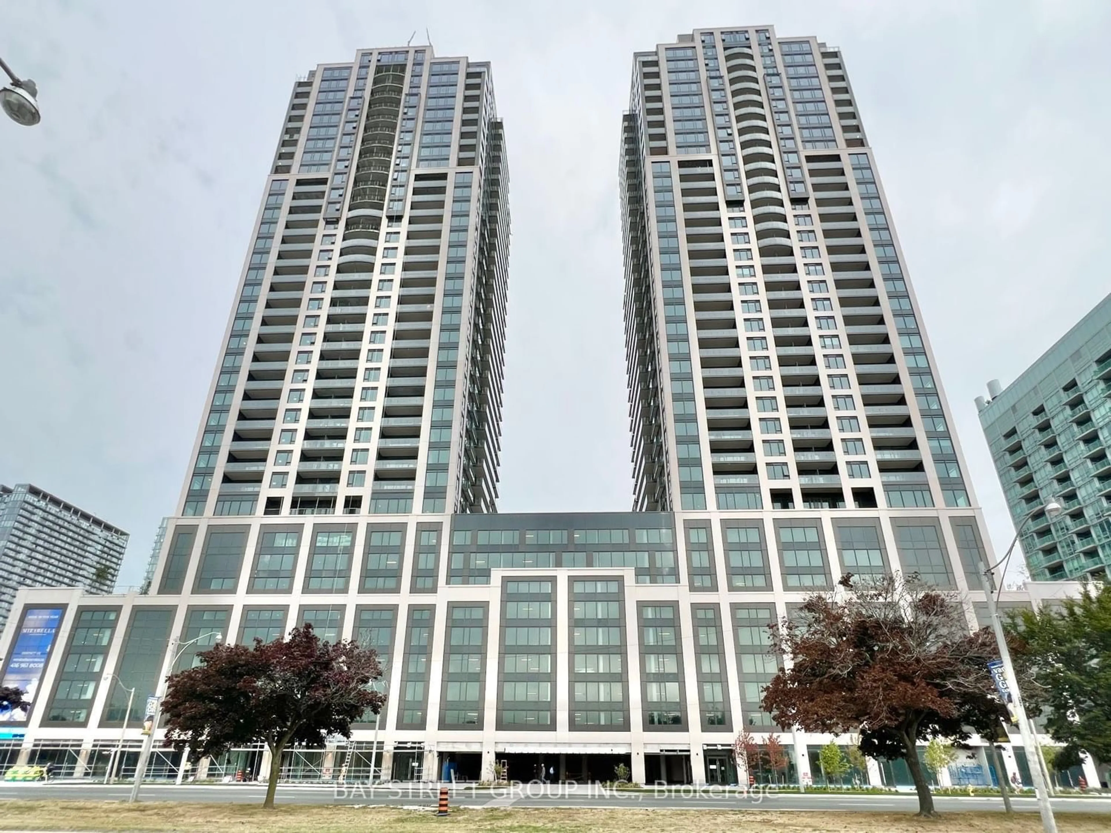A pic from exterior of the house or condo for 1926 Lakeshore Blvd #1809, Toronto Ontario M5S 0B1