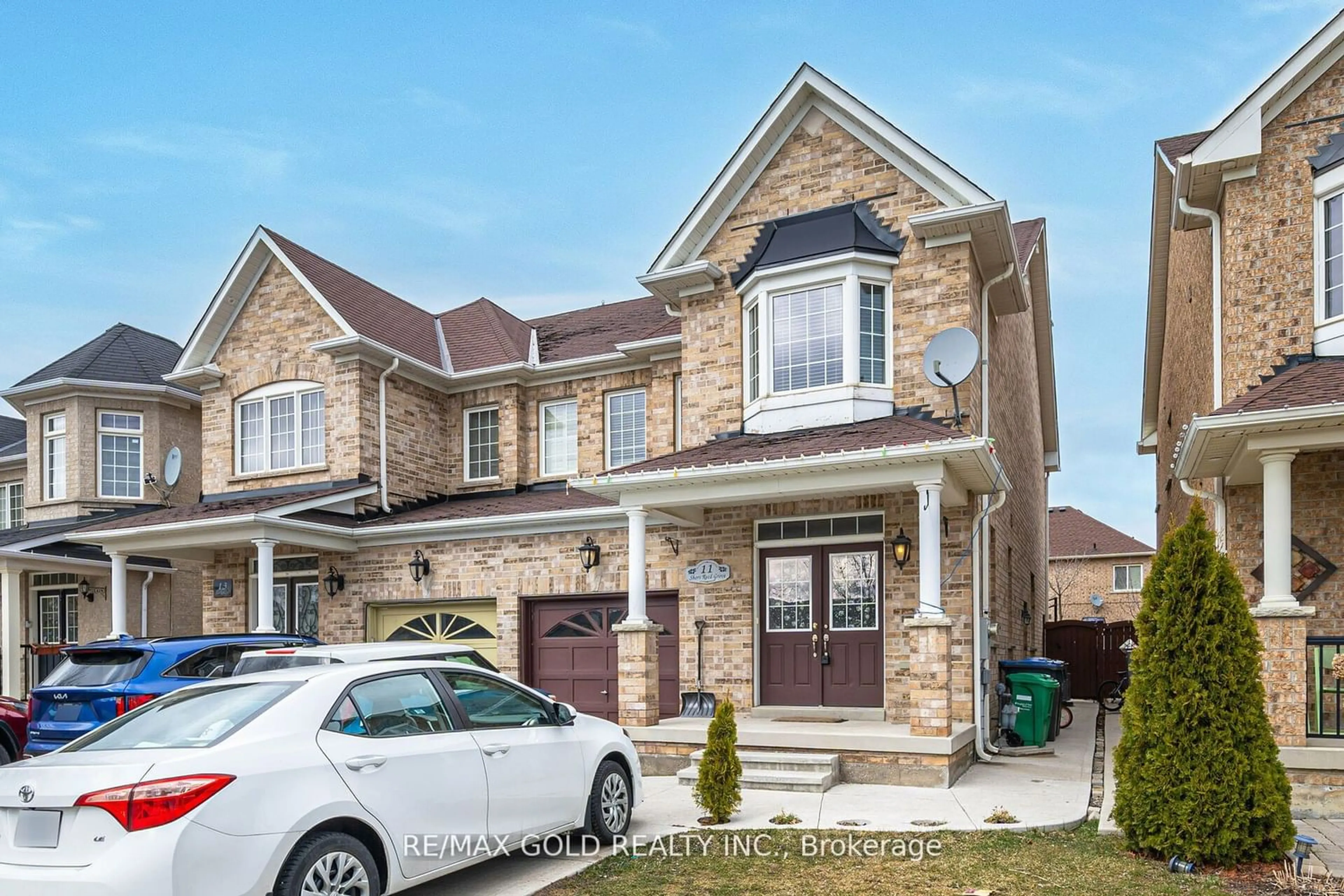 Home with brick exterior material for 11 Shortreed Grve, Brampton Ontario L6R 0R8