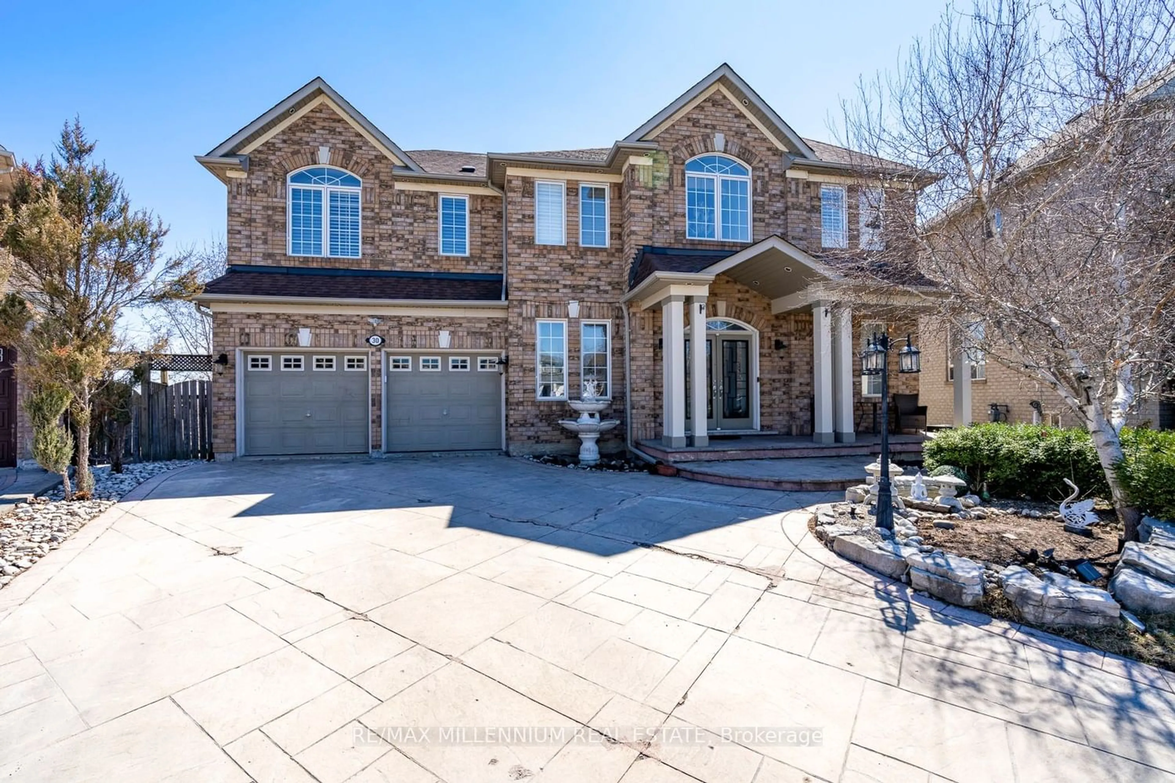 Home with brick exterior material for 30 Maltby Crt, Brampton Ontario L6P 1A5