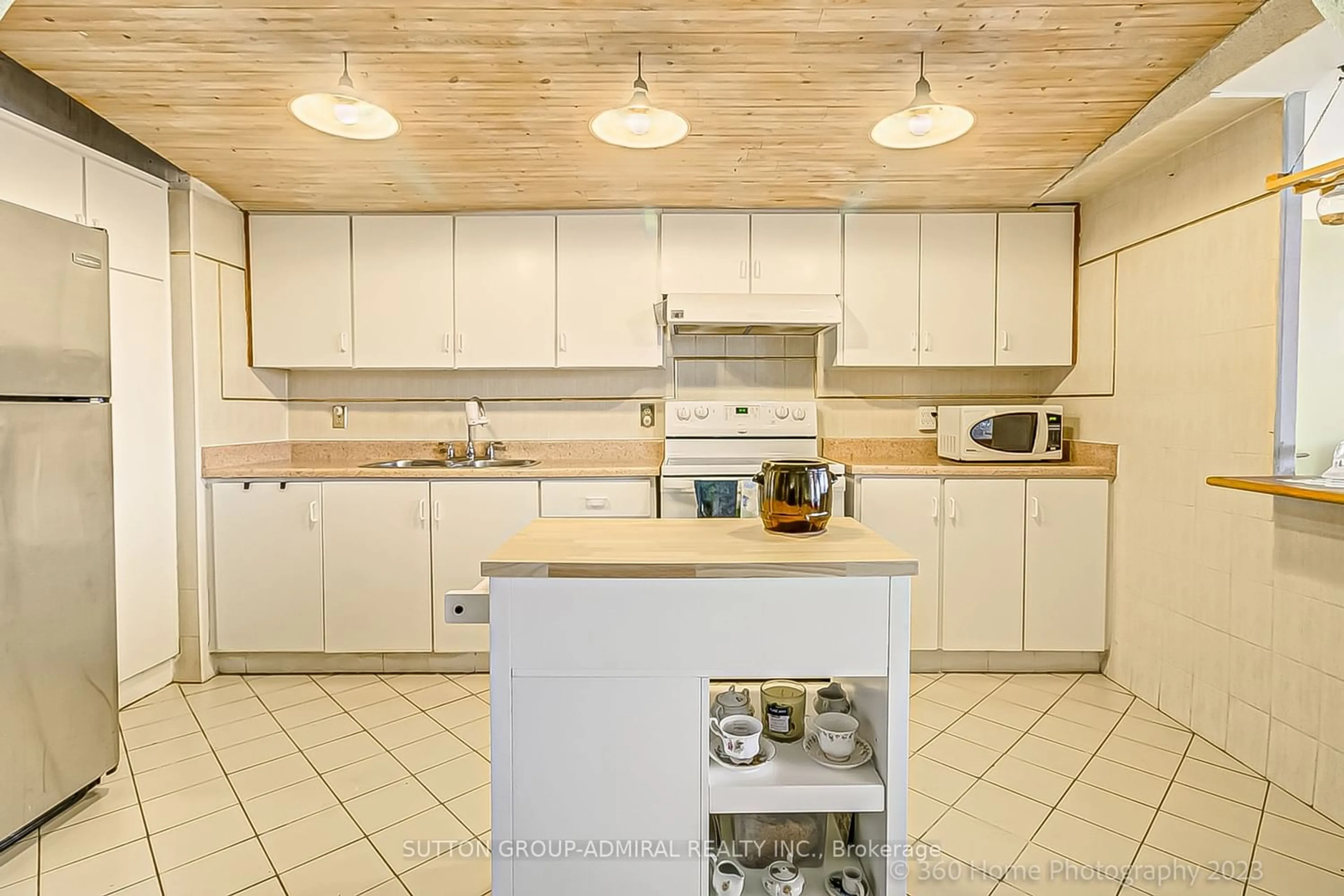 Kitchen for 9 Four Winds Dr #1113, Toronto Ontario M3J 2S8