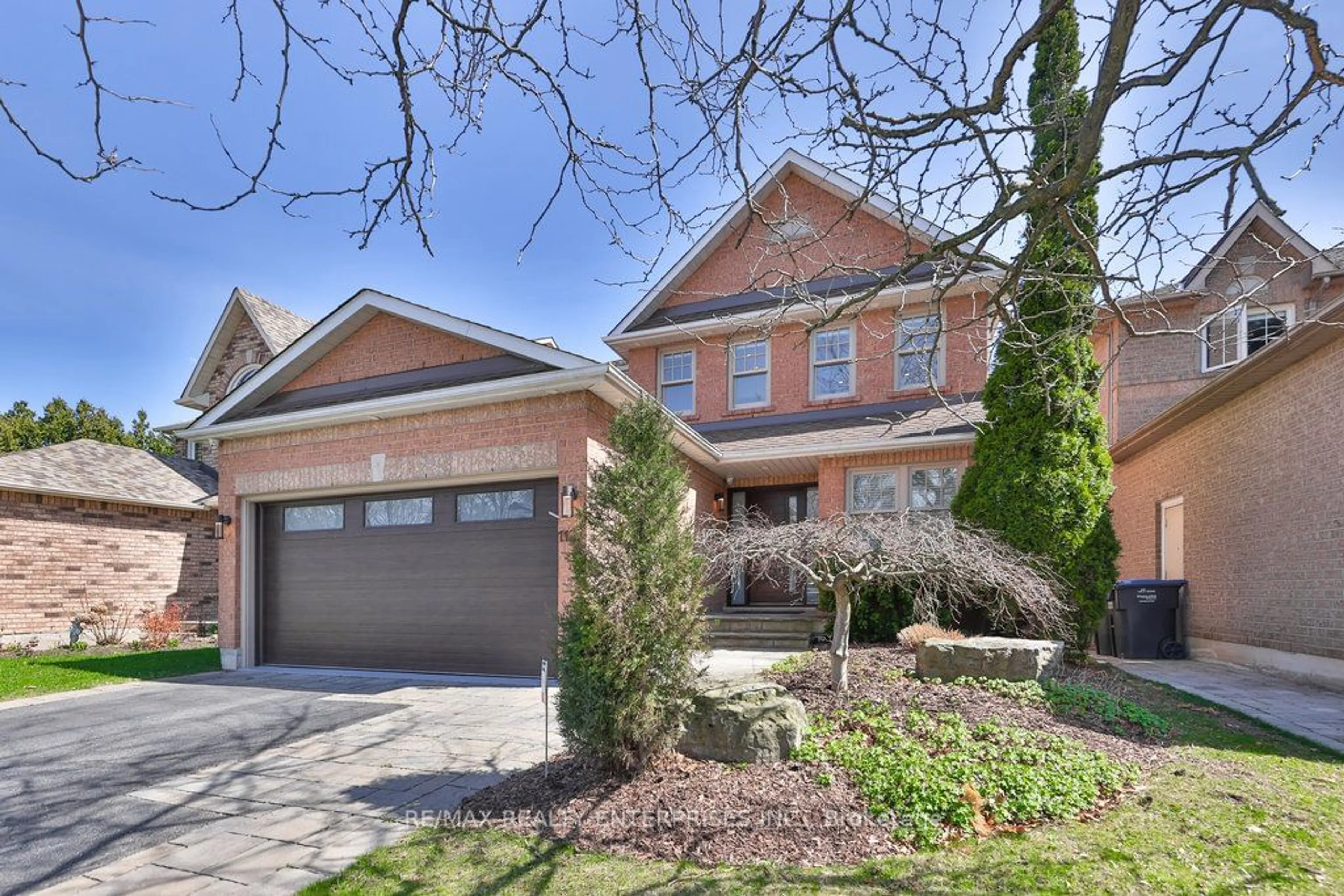 Home with brick exterior material for 1127 Queen St, Mississauga Ontario L5H 4K1