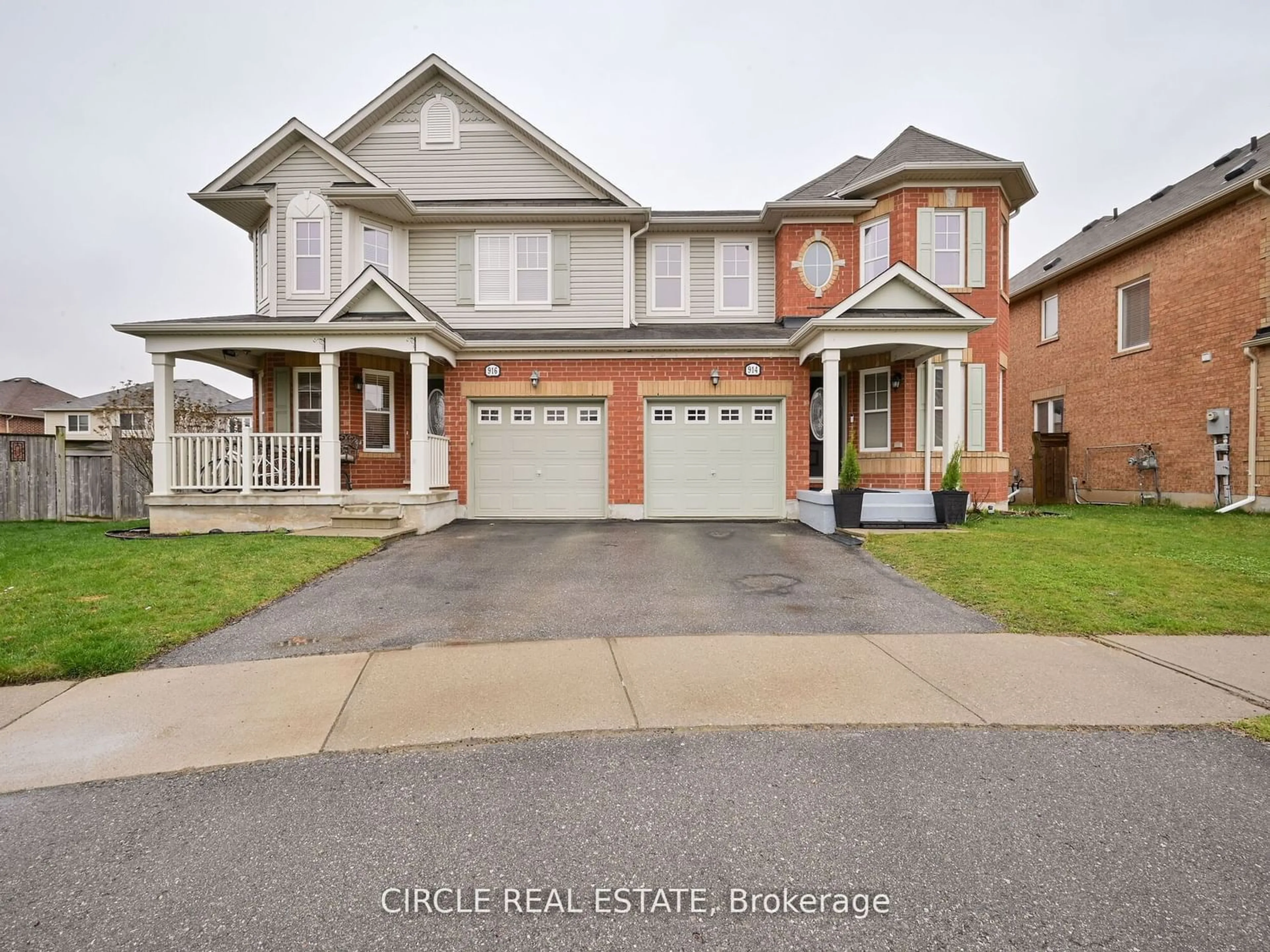 Home with brick exterior material for 914 Raftis Cres, Milton Ontario L9T 6Z2