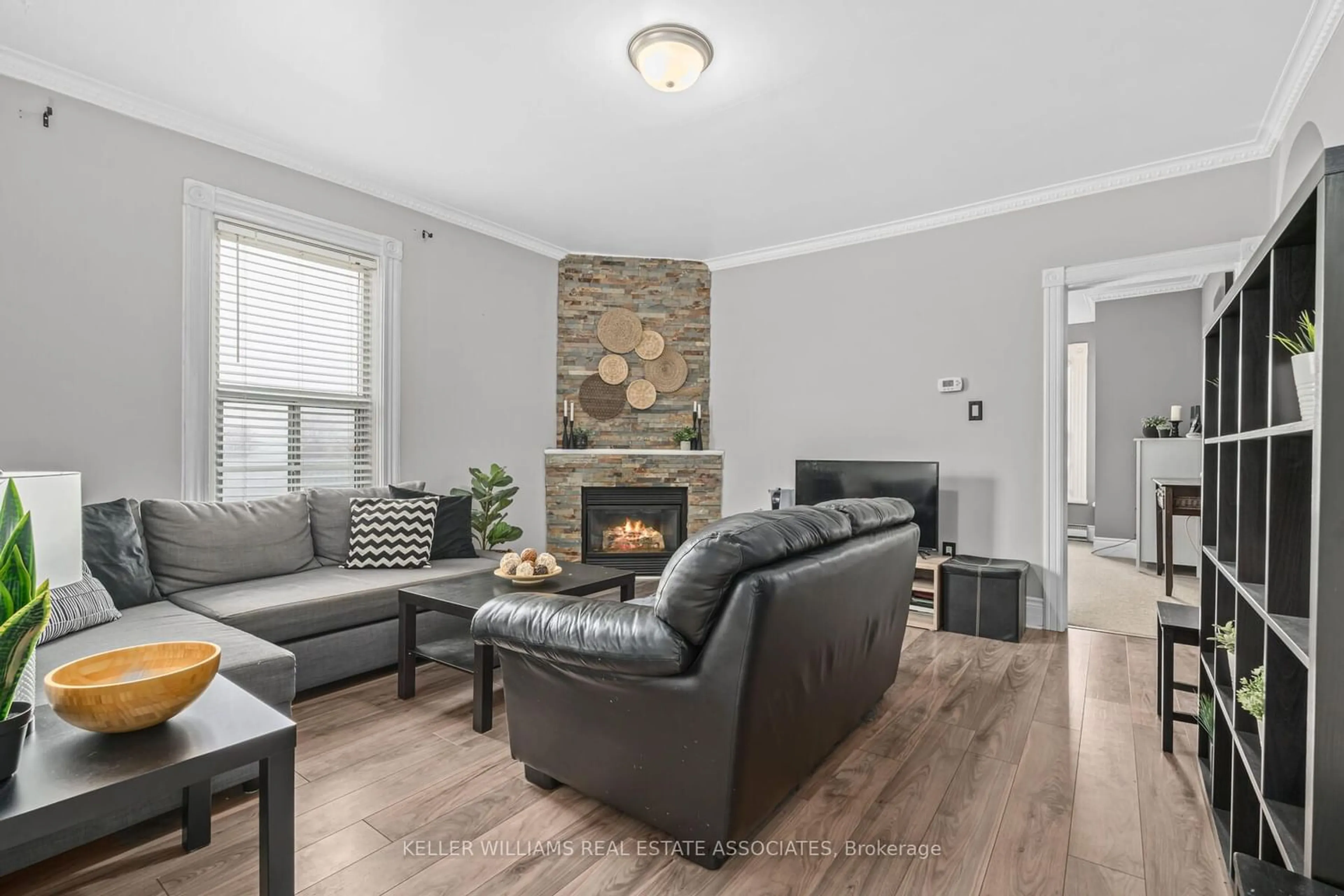 Living room for 75 Mcintyre Cres #3, Halton Hills Ontario L7G 1N5