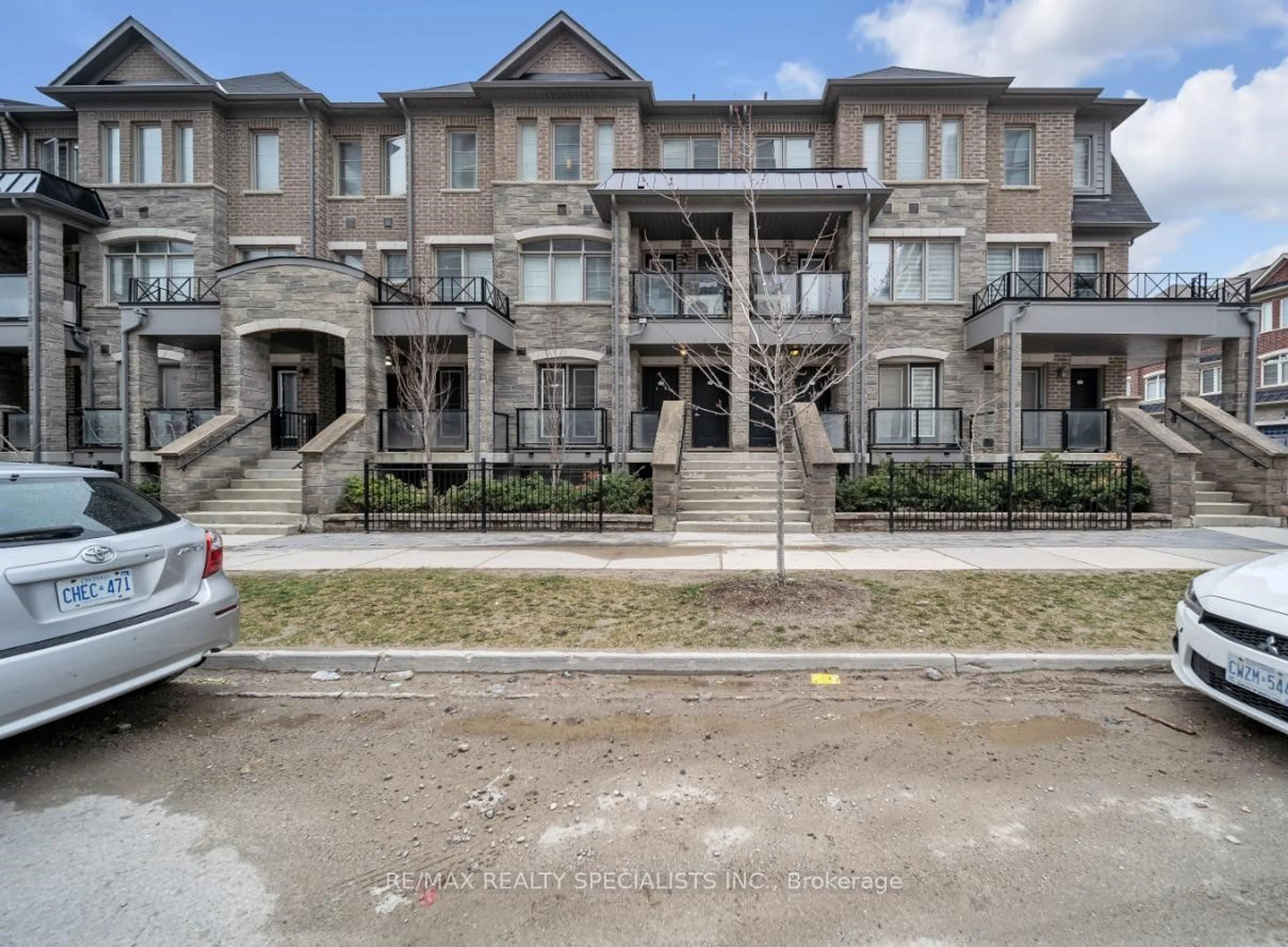 A pic from exterior of the house or condo for 200 Veterans Dr #61, Brampton Ontario L7A 4S6