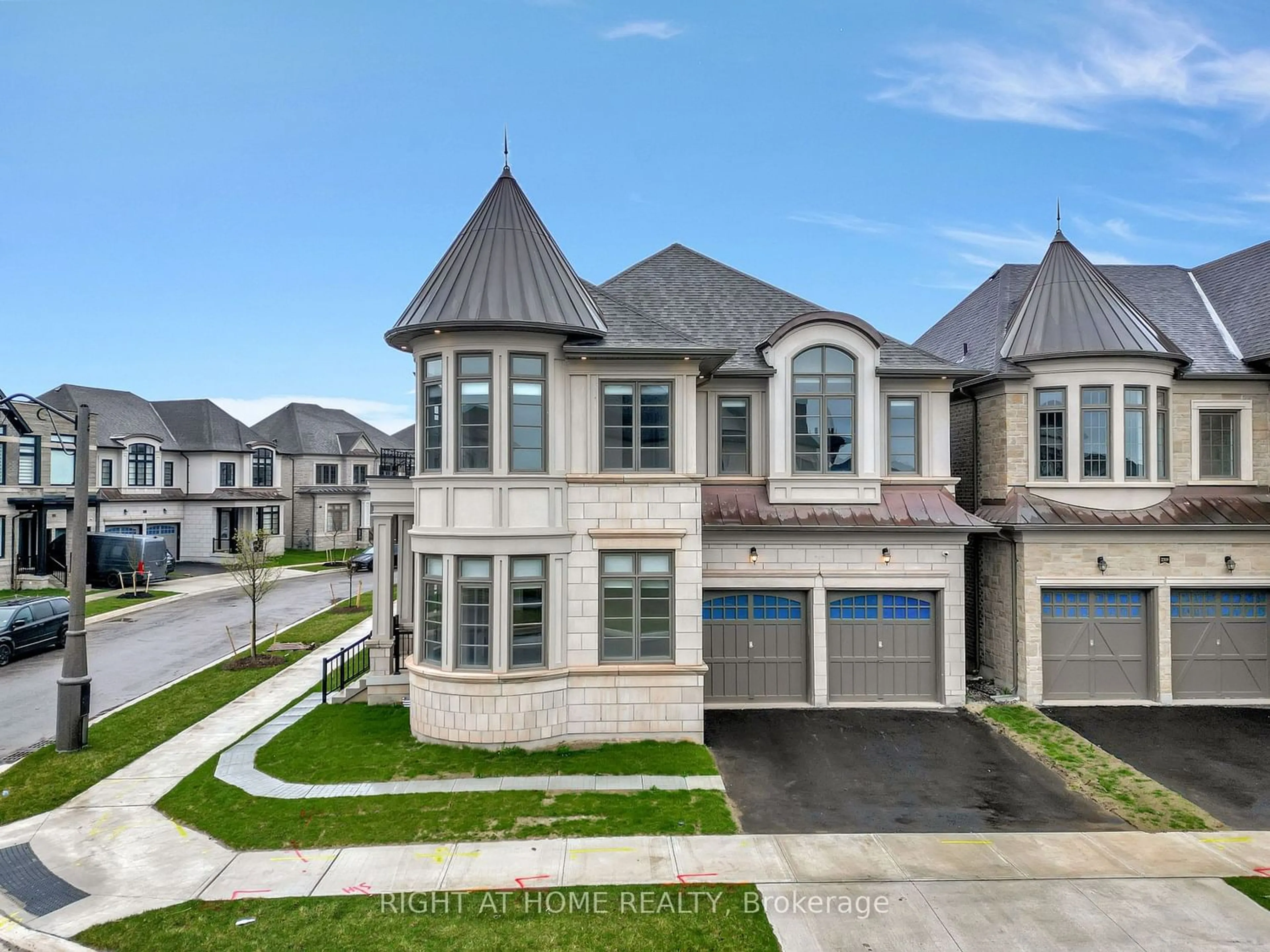 A pic from exterior of the house or condo for 2279 Hyacinth Cres, Oakville Ontario L6M 5M9