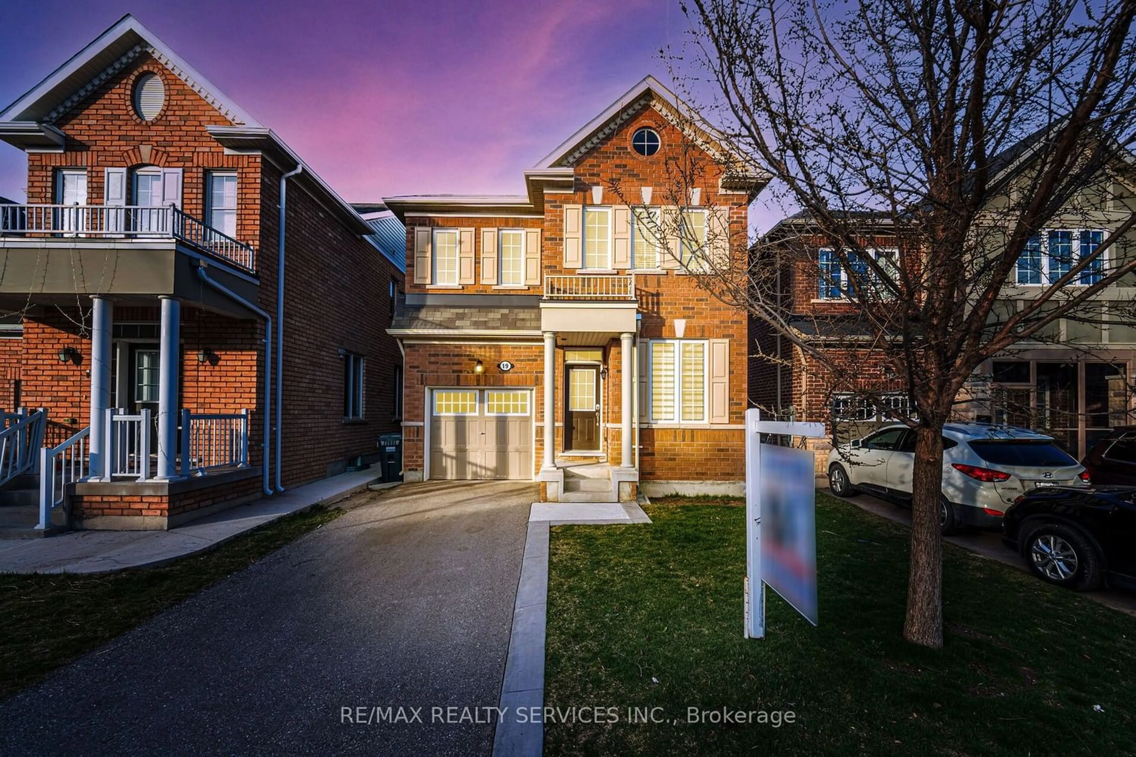 Home with brick exterior material for 19 Feeder St, Brampton Ontario L7A 4T7