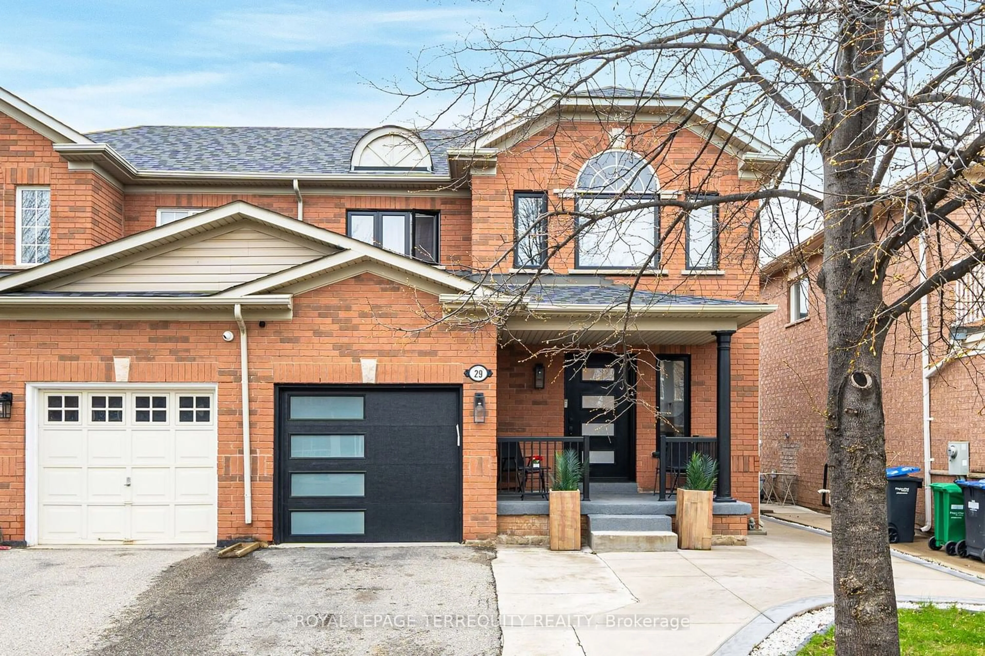 Home with brick exterior material for 29 Topiary Lane, Brampton Ontario L7A 2R4