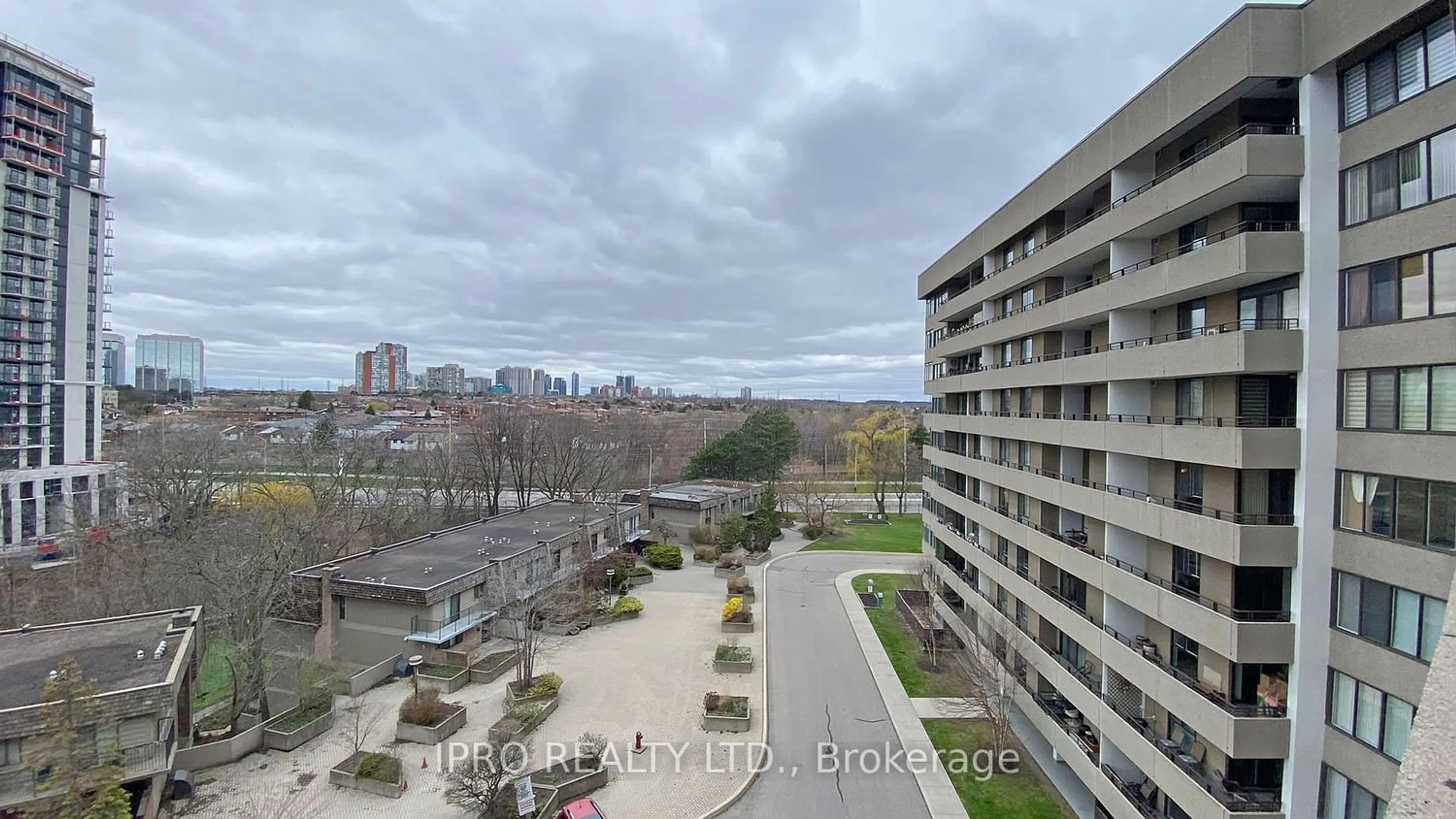 A pic from exterior of the house or condo for 1320 Mississauga Valley Blvd #707, Mississauga Ontario L5A 3S9