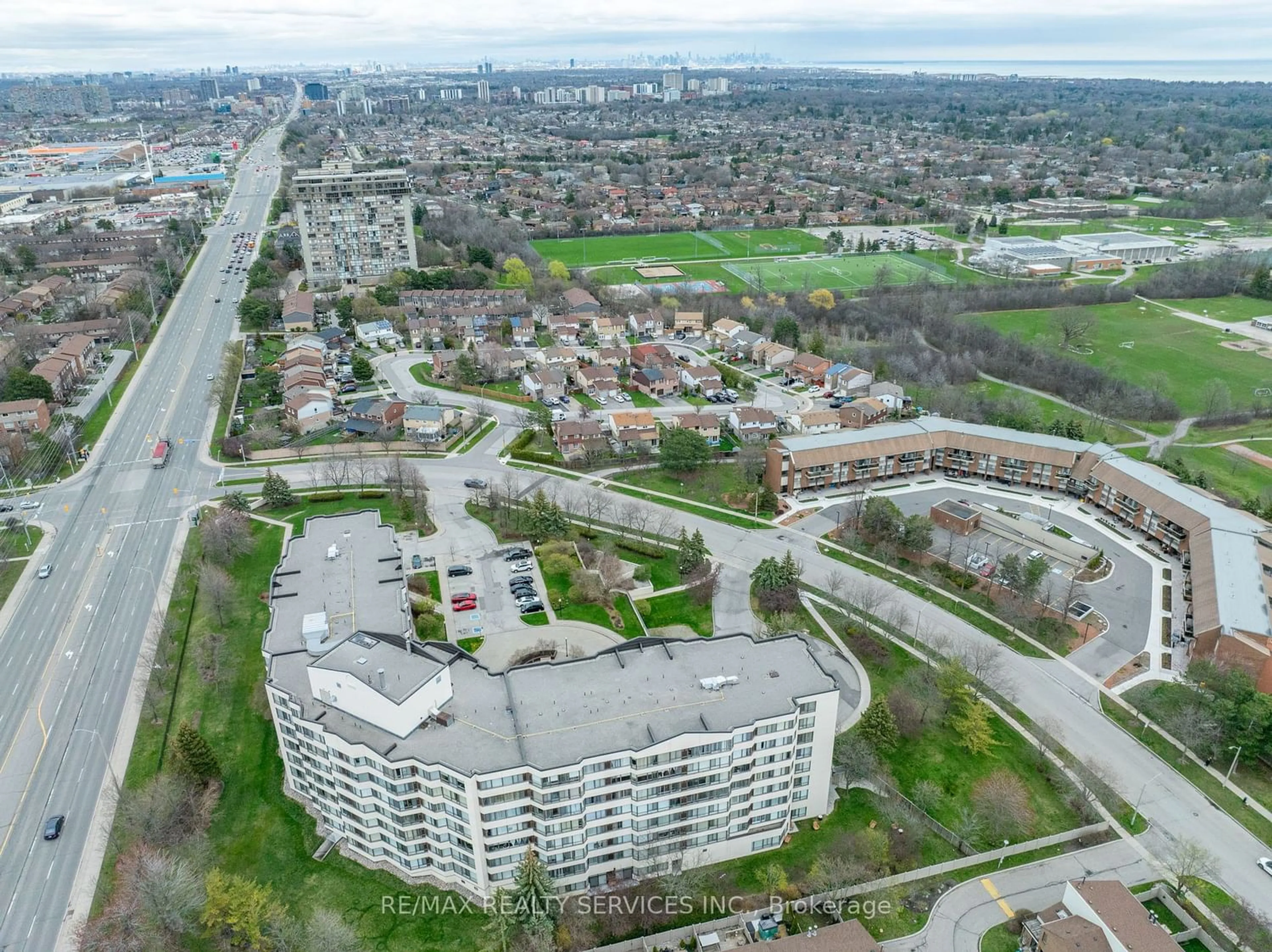 Lakeview for 1001 Cedarglen Gate #109, Mississauga Ontario L5C 4R2