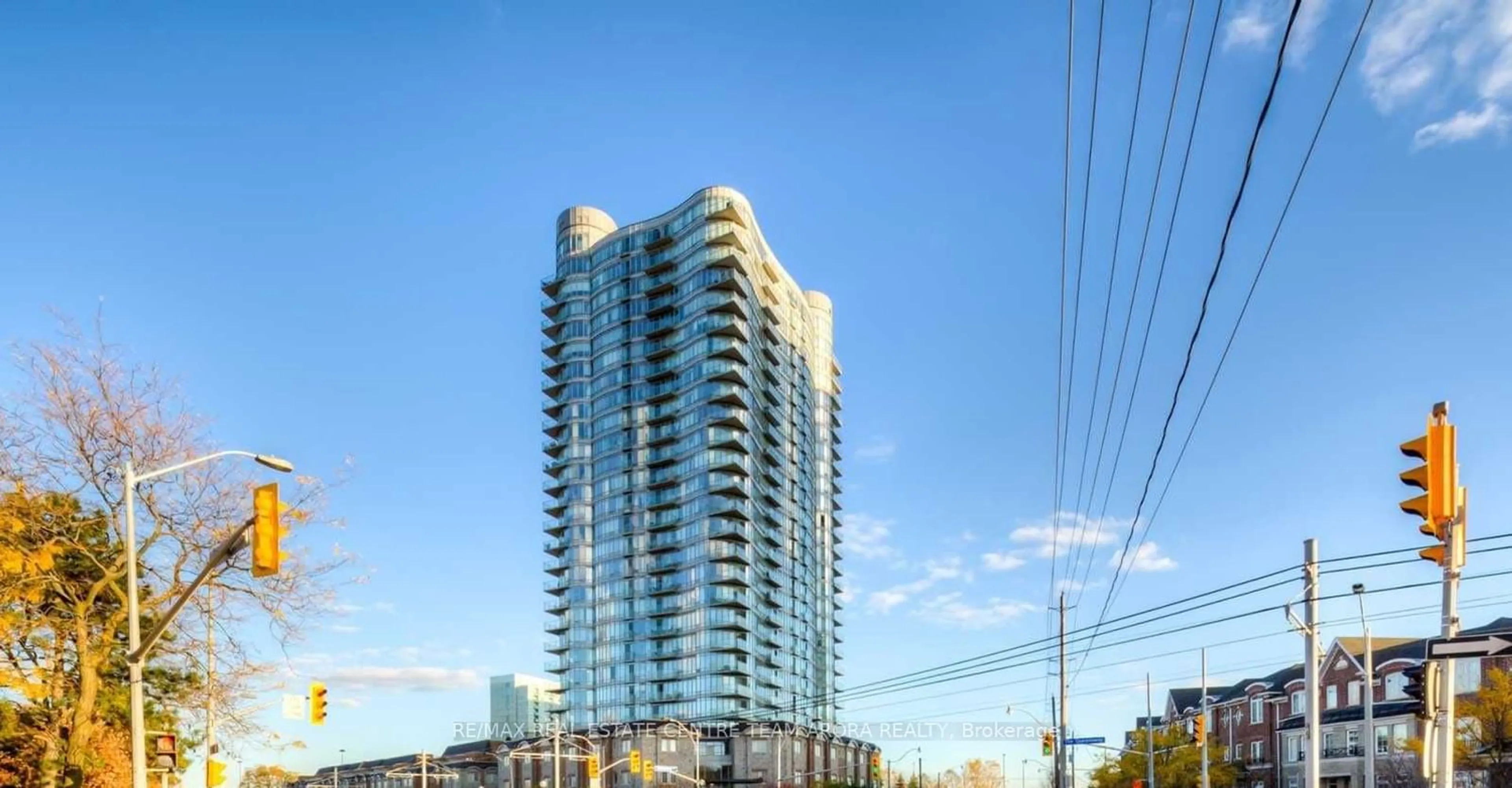 A pic from exterior of the house or condo for 15 Windermere Ave #1406, Toronto Ontario M6S 5A2